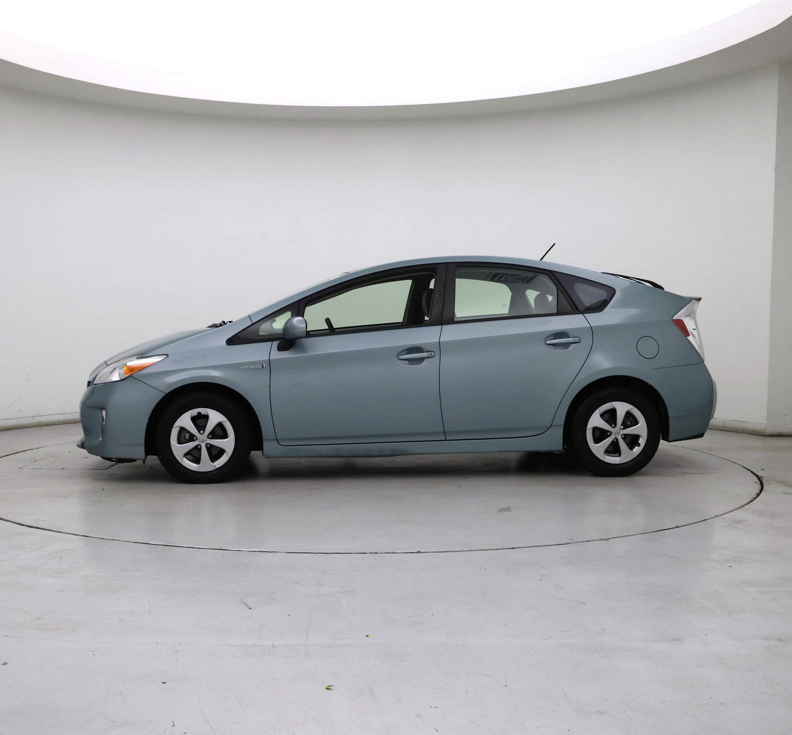 Thumbnail: 2015 Toyota Prius - 3