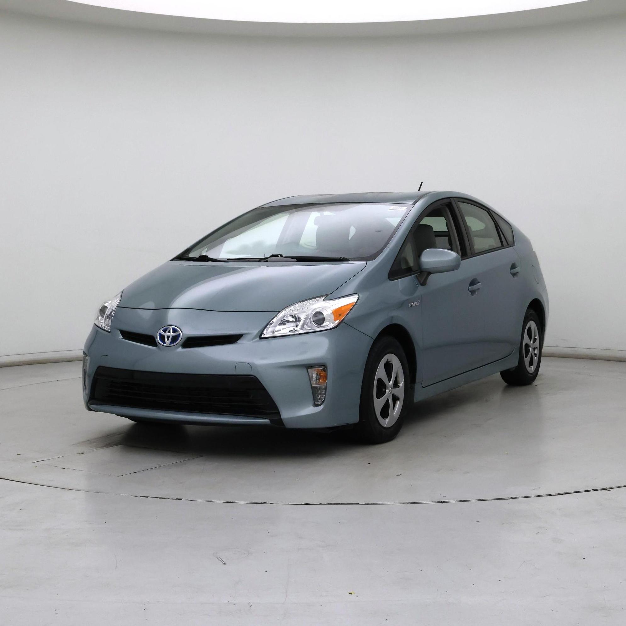 Thumbnail: 2015 Toyota Prius - 4
