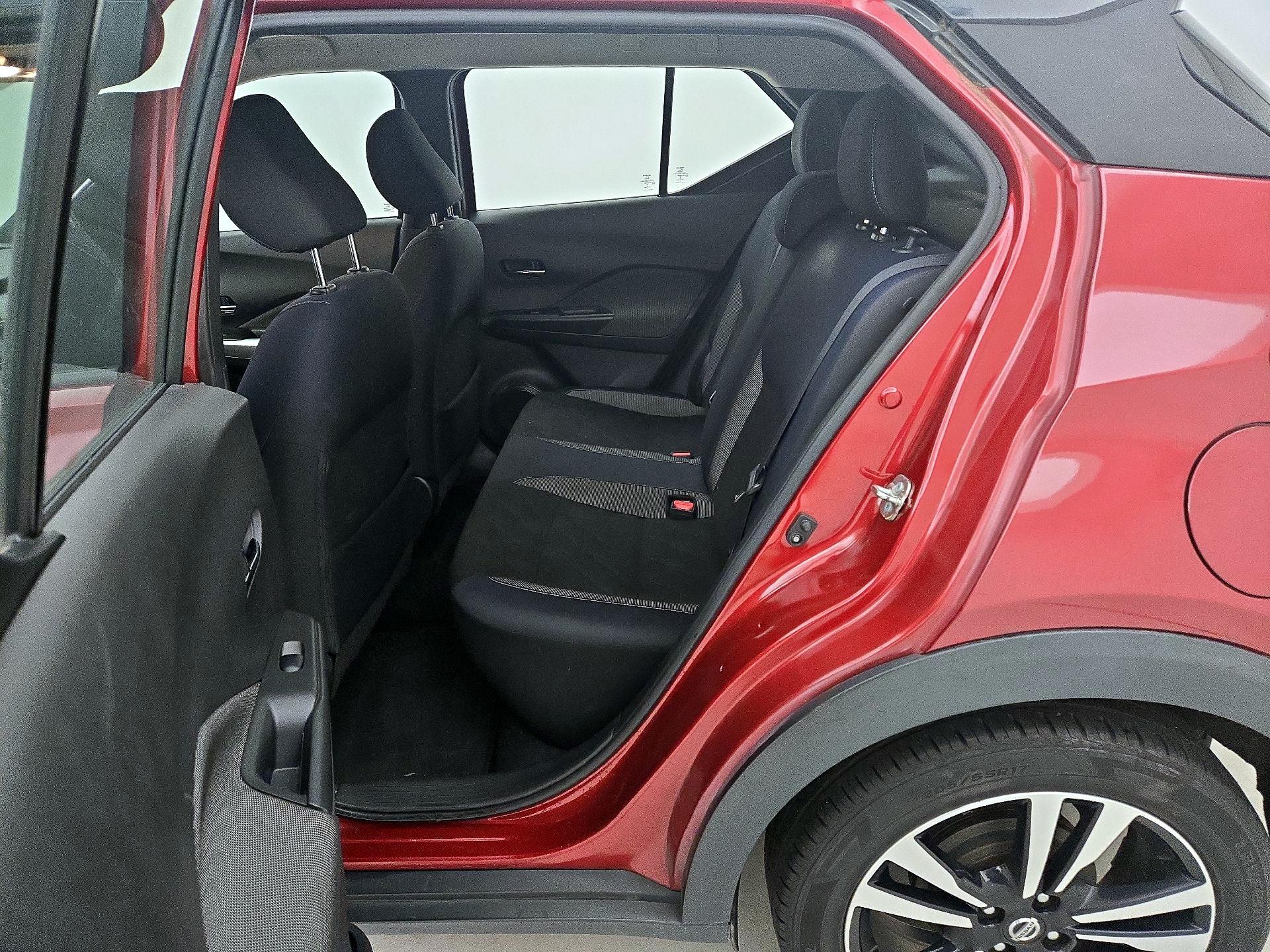 Thumbnail: 2019 Nissan Kicks - 18