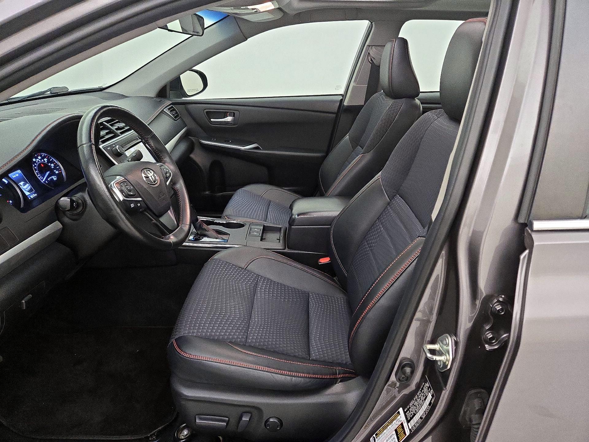 Thumbnail: 2015 Toyota Camry - 11