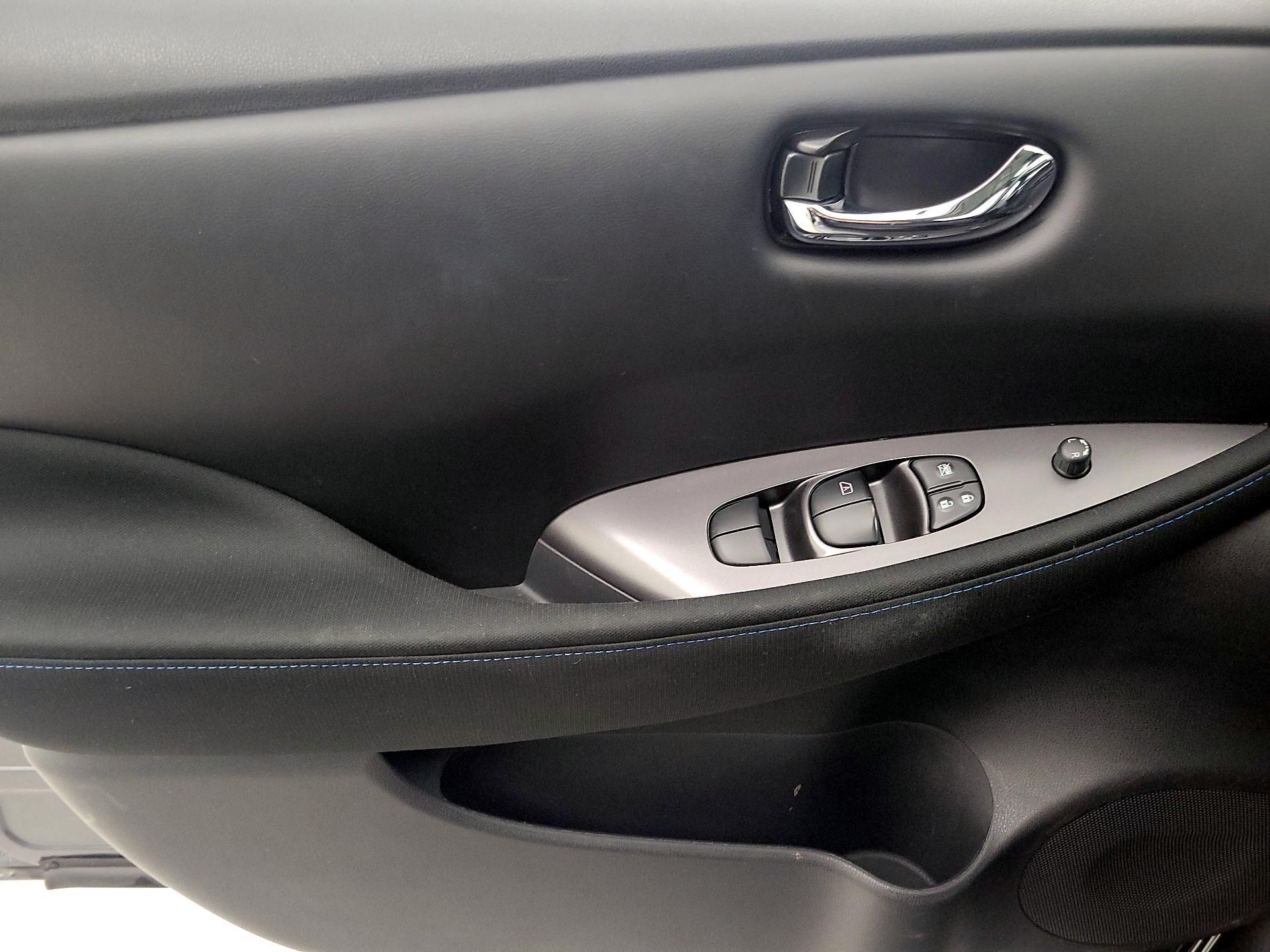 Thumbnail: 2023 Nissan Leaf - 12