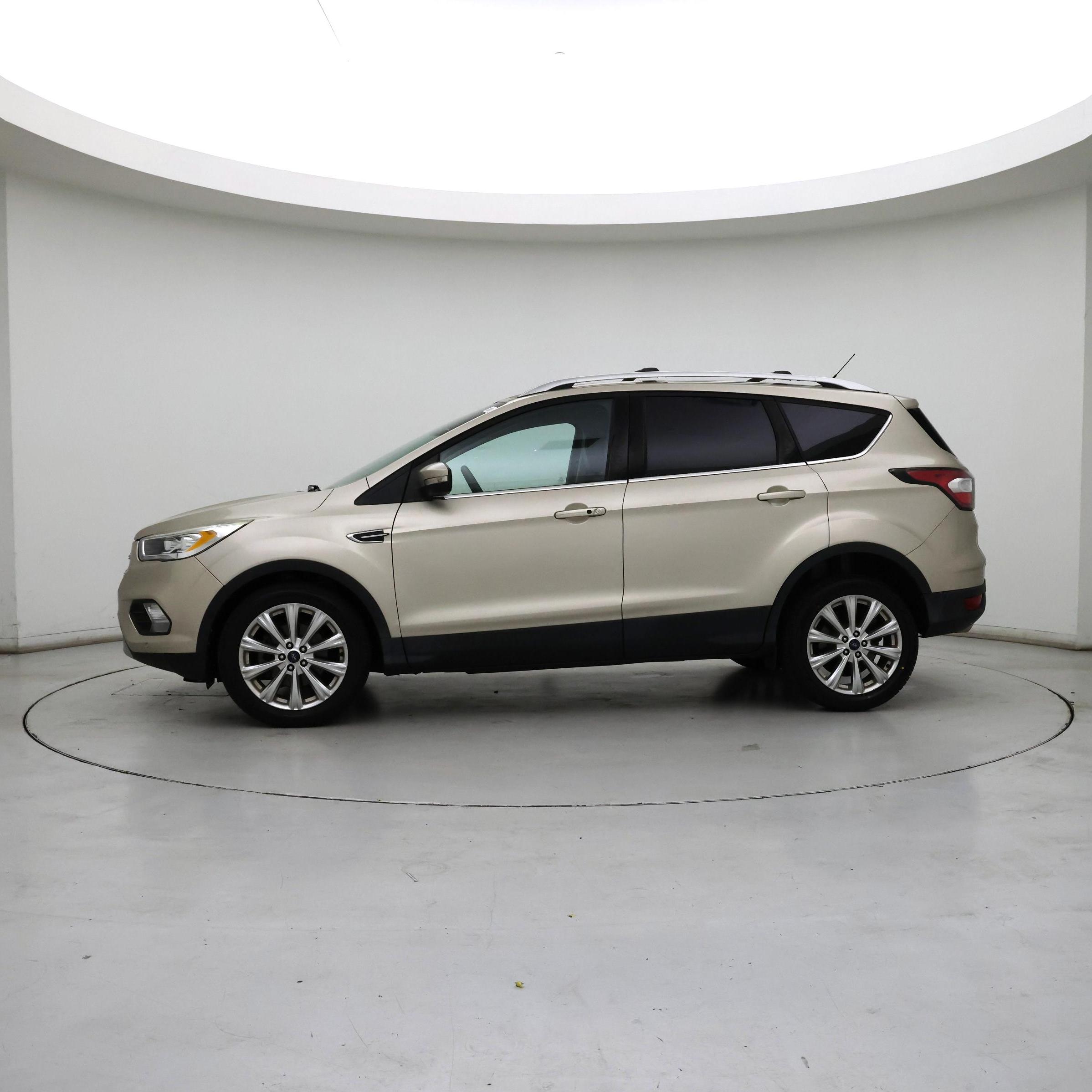 Thumbnail: 2017 Ford Escape - 3