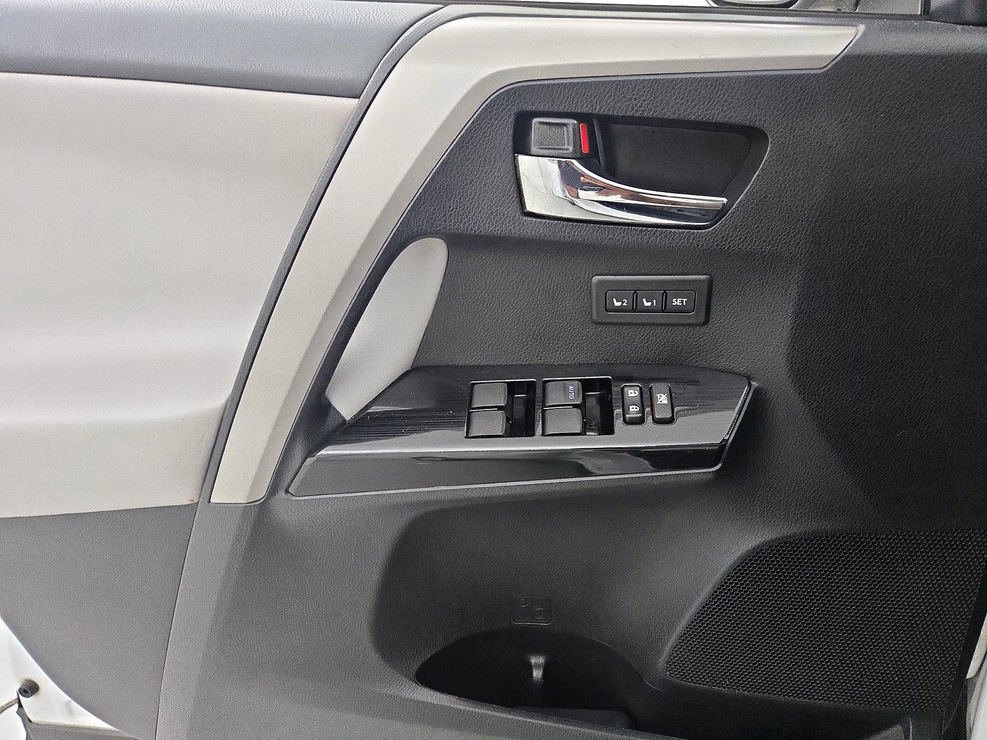 Thumbnail: 2017 Toyota RAV4 - 12