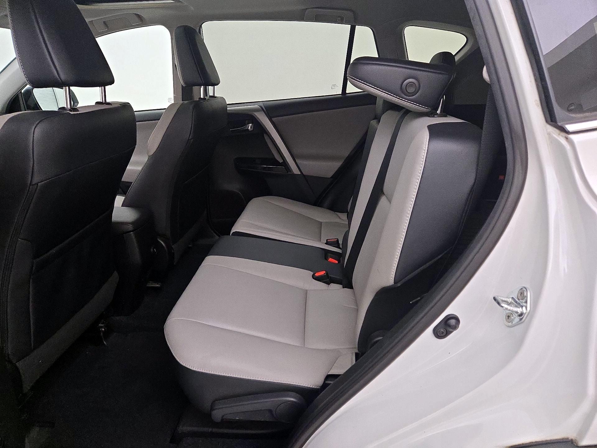 Thumbnail: 2017 Toyota RAV4 - 20