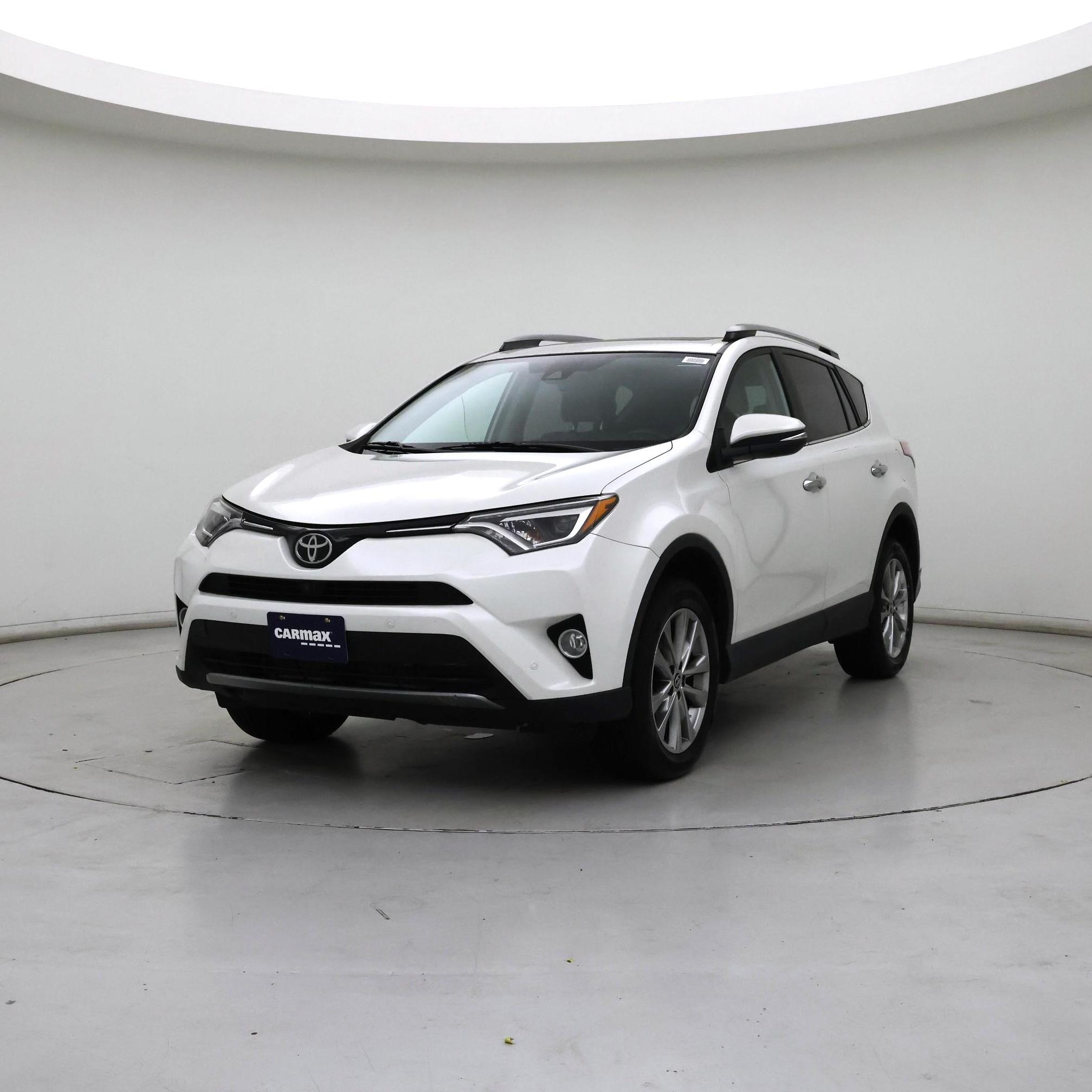Thumbnail: 2017 Toyota RAV4 - 4
