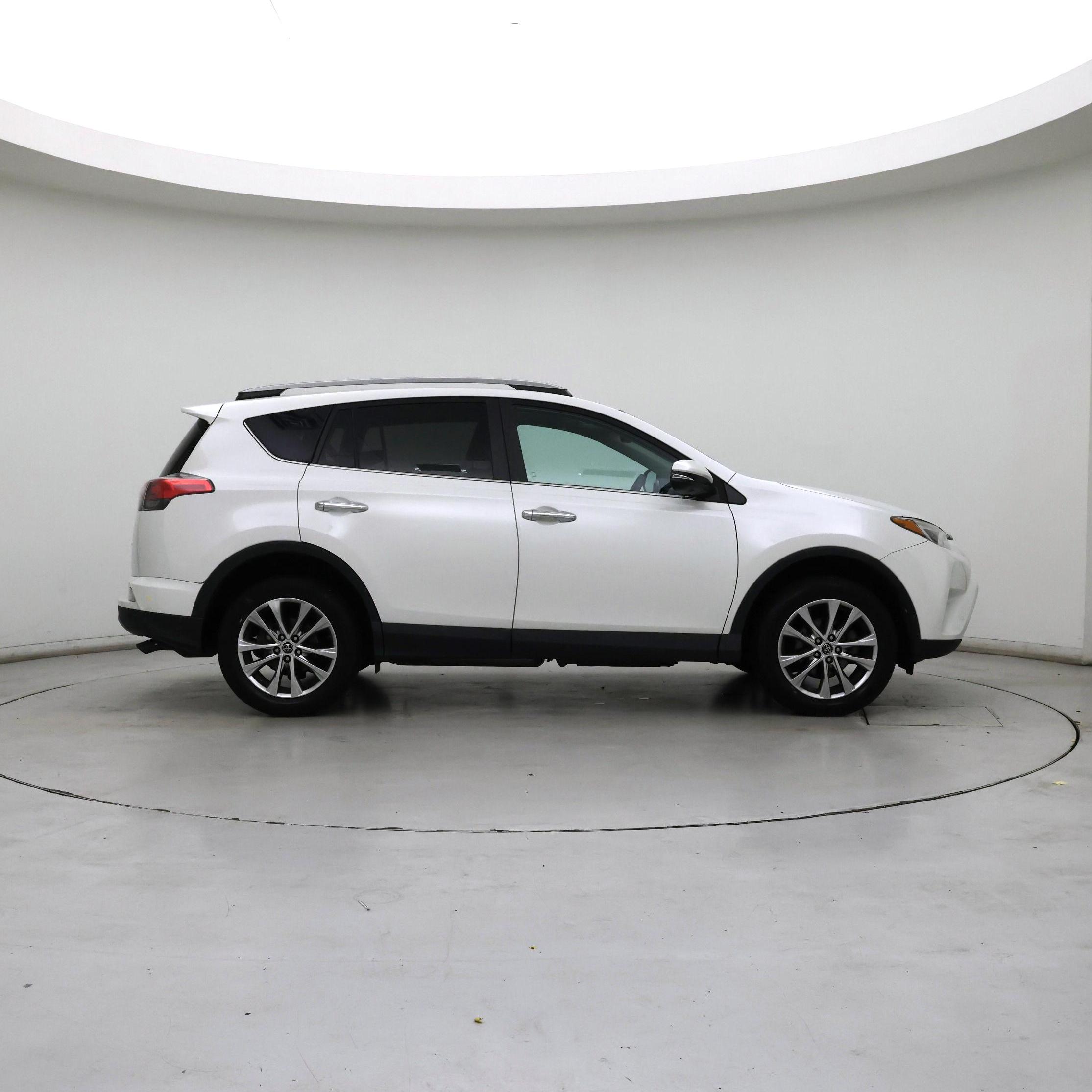 Thumbnail: 2017 Toyota RAV4 - 7