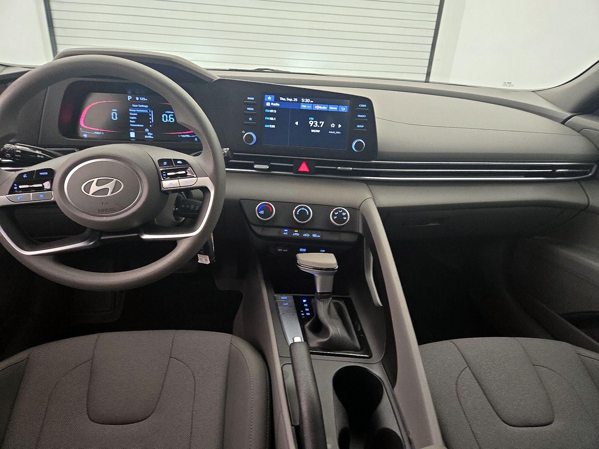 Thumbnail: 2025 Hyundai Elantra - 9