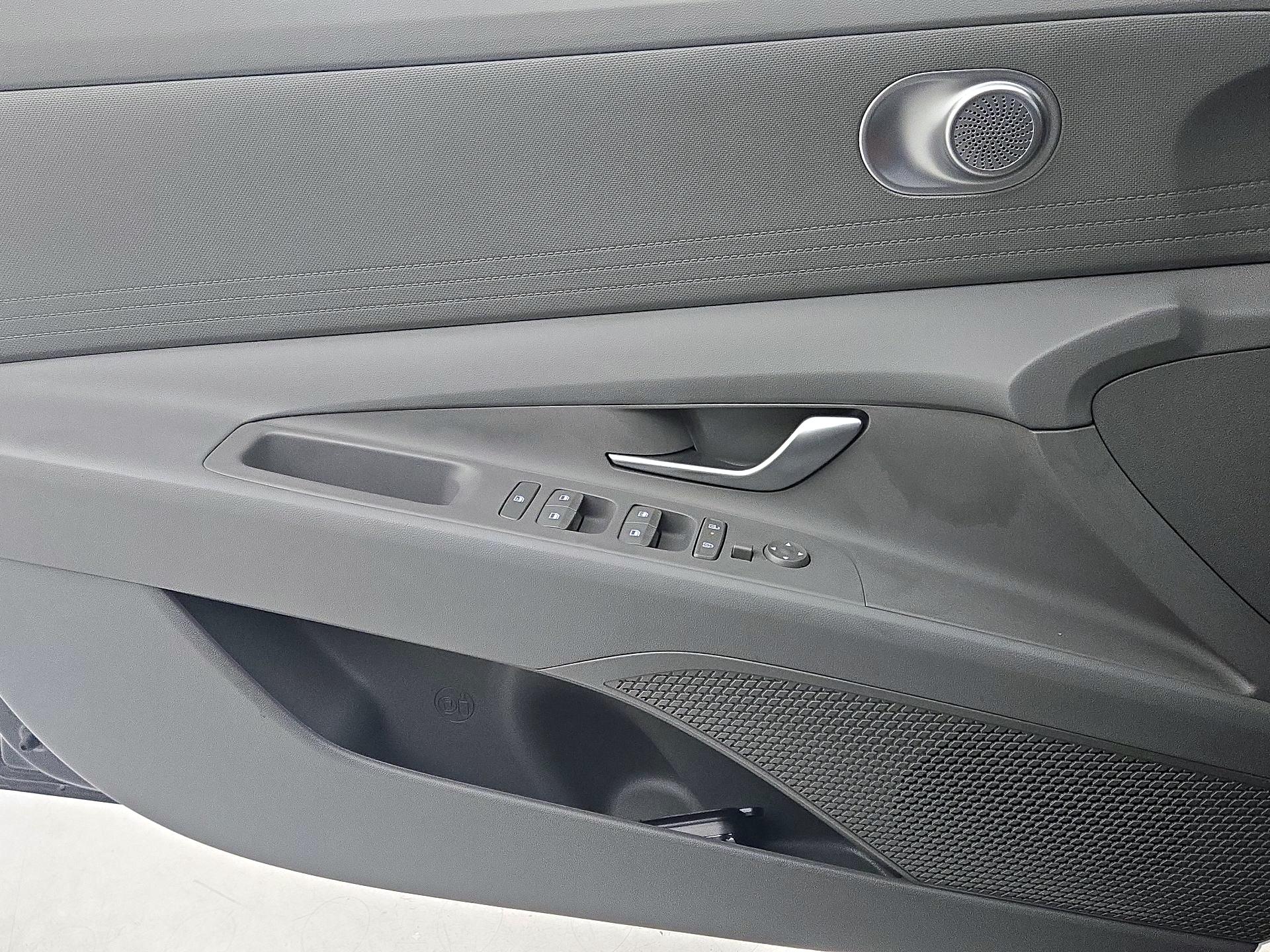 Thumbnail: 2025 Hyundai Elantra - 12