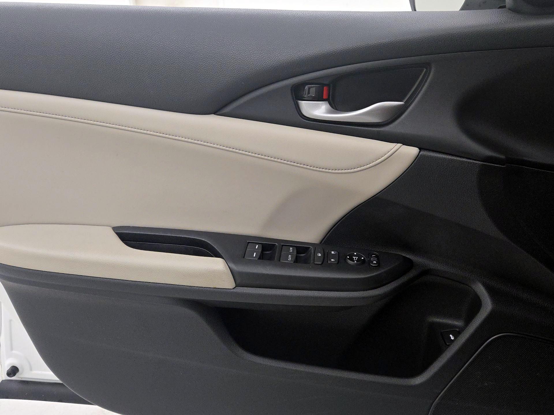 Thumbnail: 2019 Honda Insight - 12