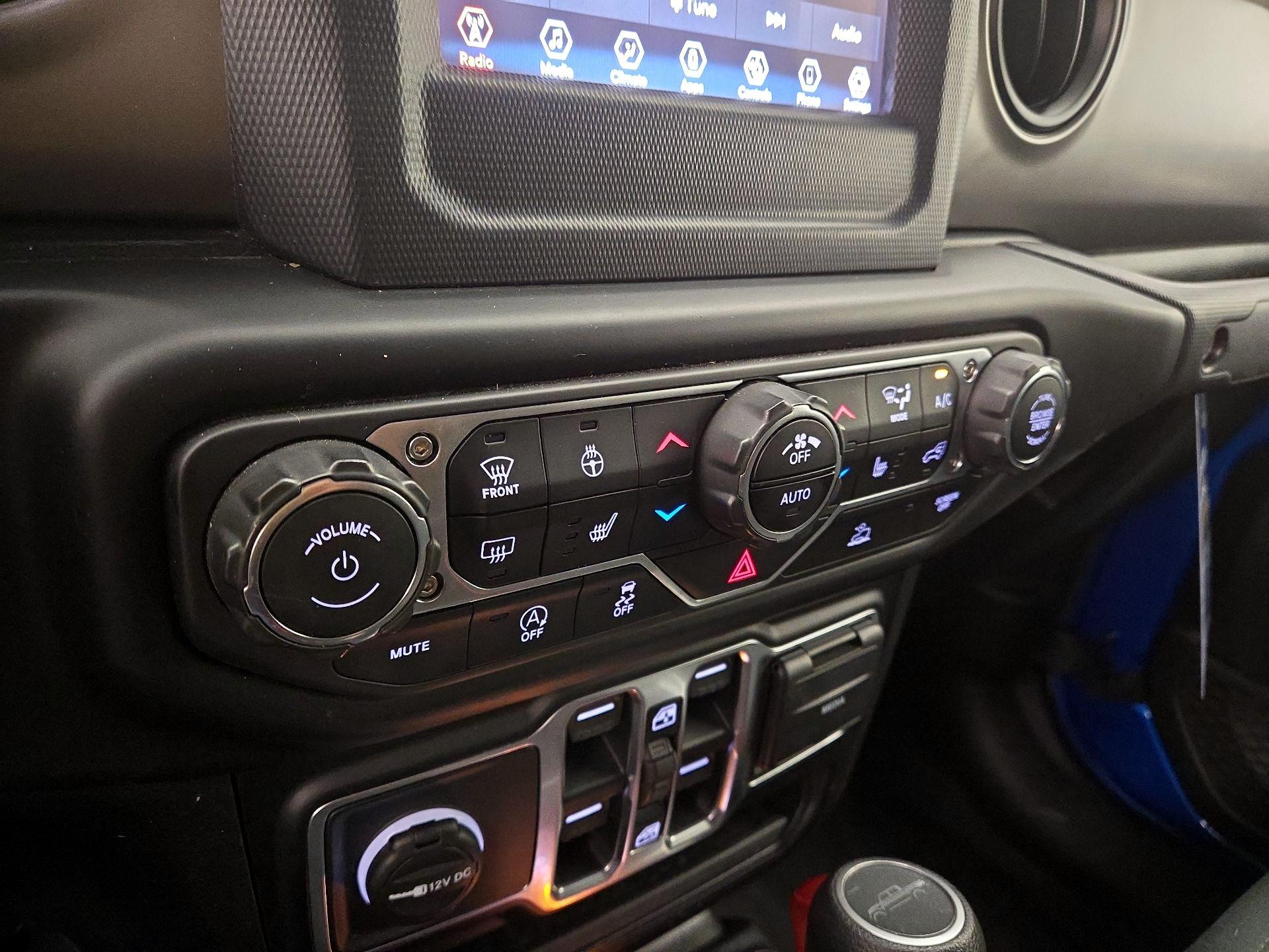 Thumbnail: 2020 Jeep Gladiator - 16