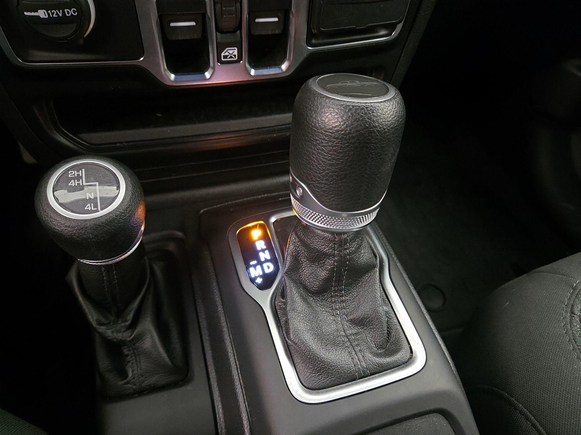Thumbnail: 2020 Jeep Gladiator - 17