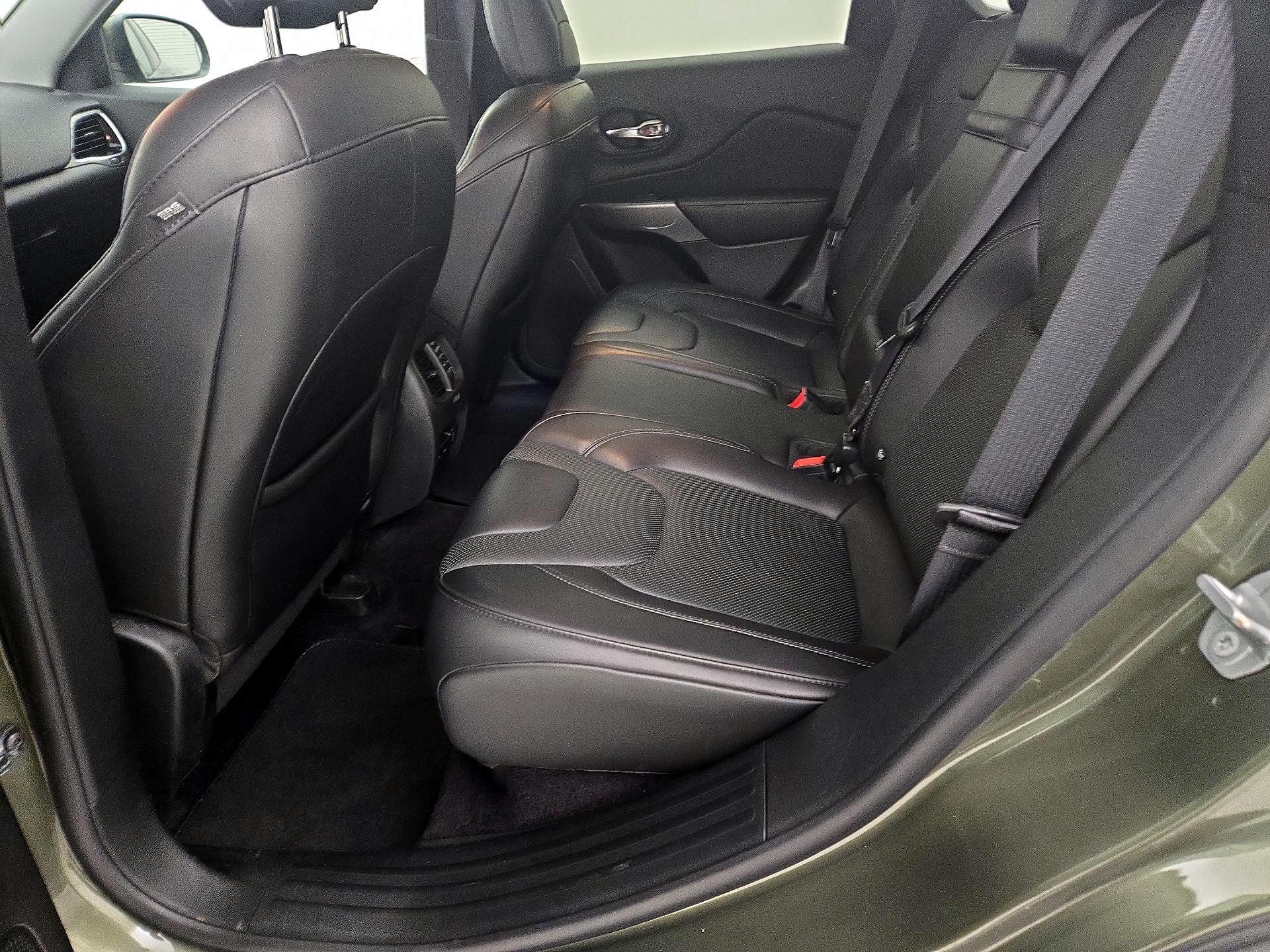 Thumbnail: 2019 Jeep Cherokee - 19