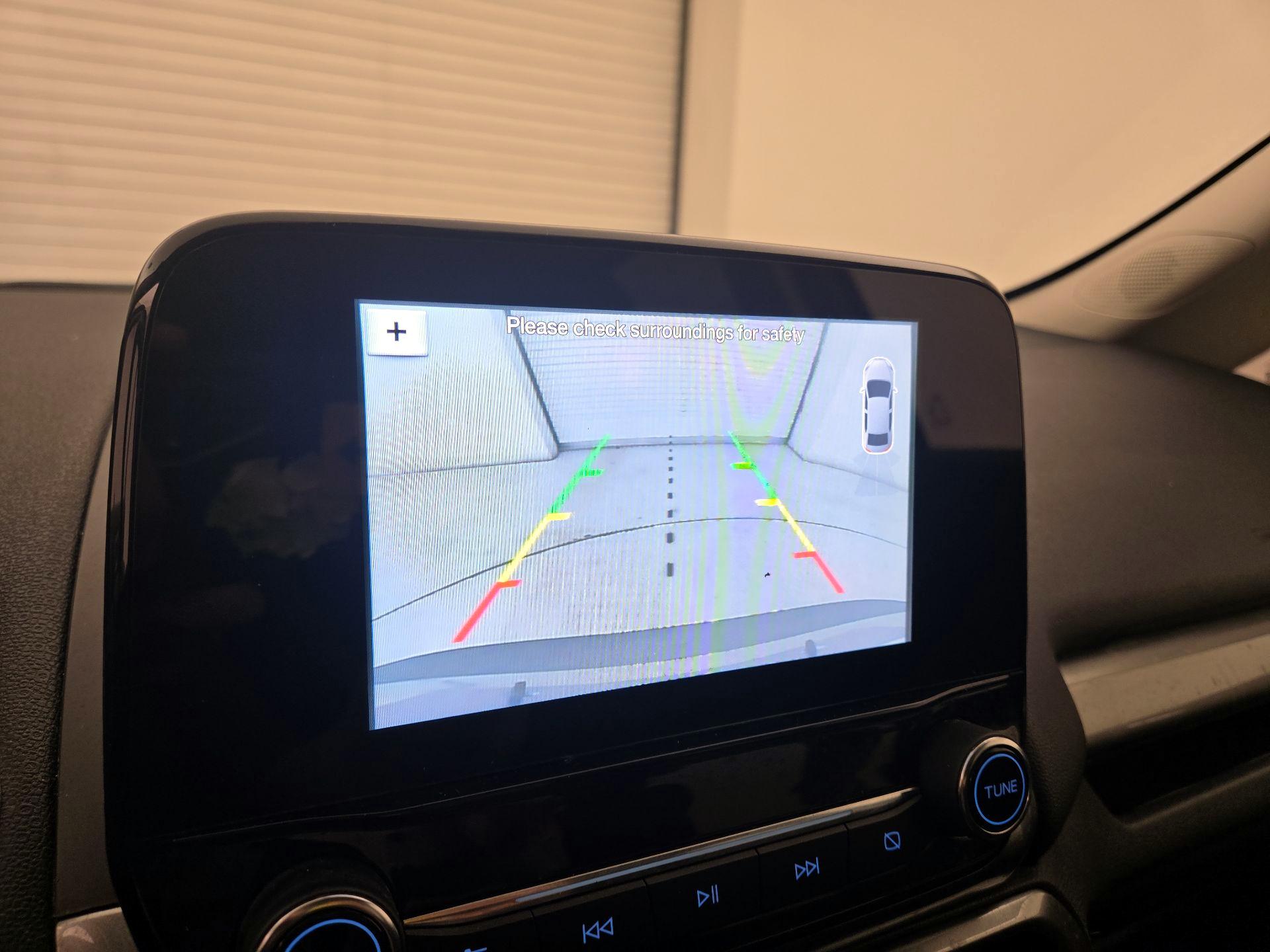 Thumbnail: 2018 Ford EcoSport - 14