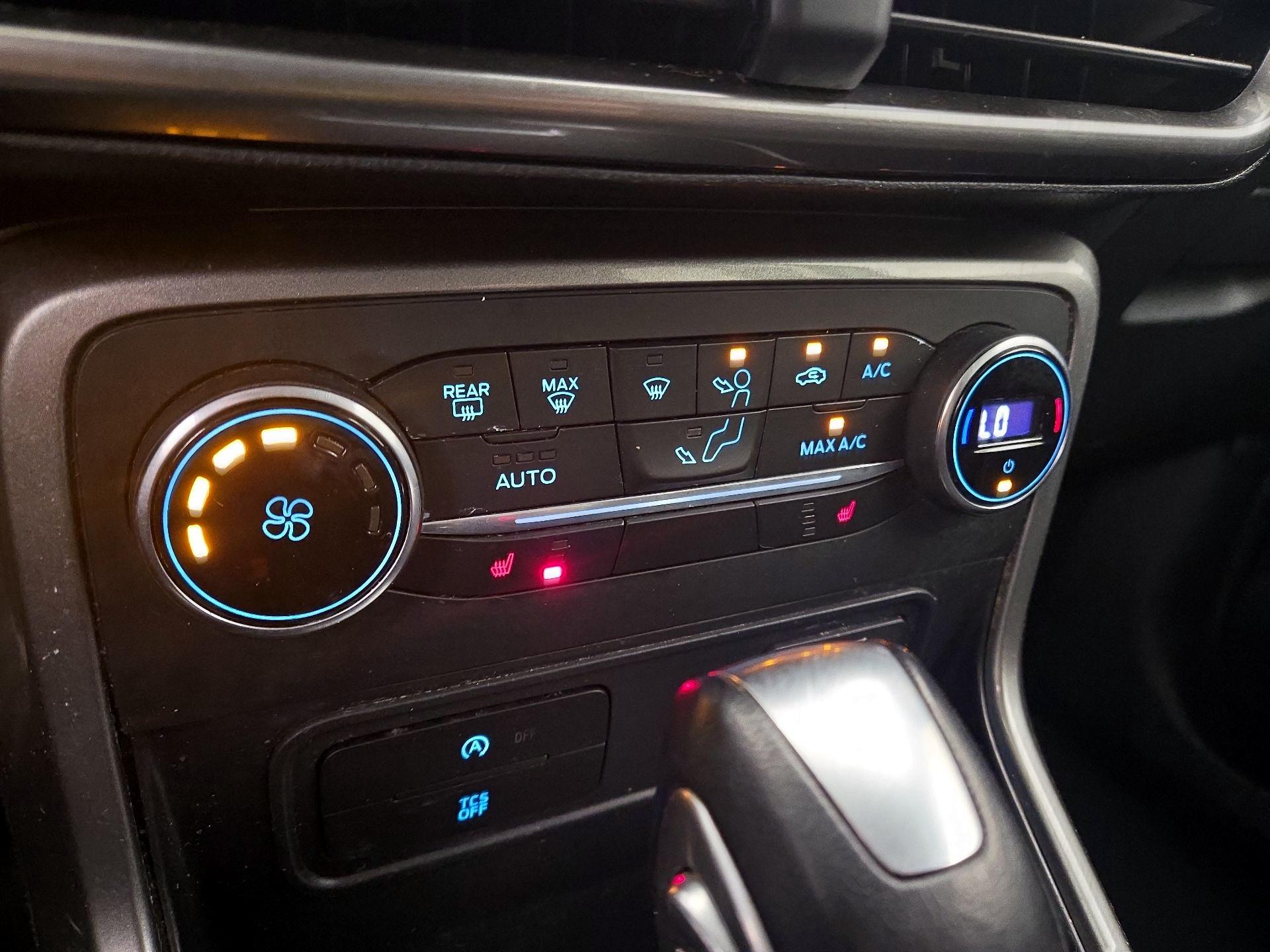 Thumbnail: 2018 Ford EcoSport - 16