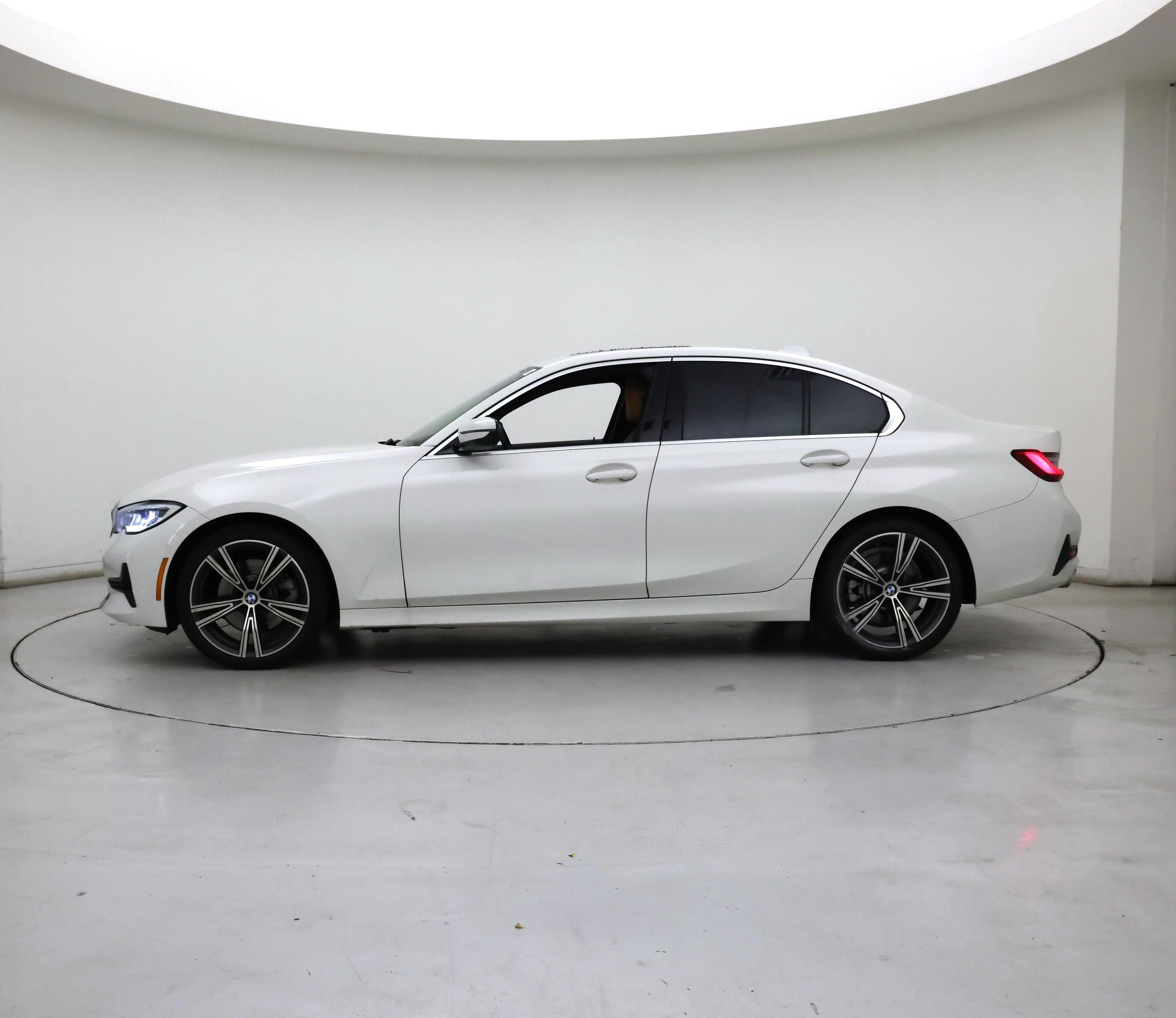 Thumbnail: 2020 BMW 3 Series - 3