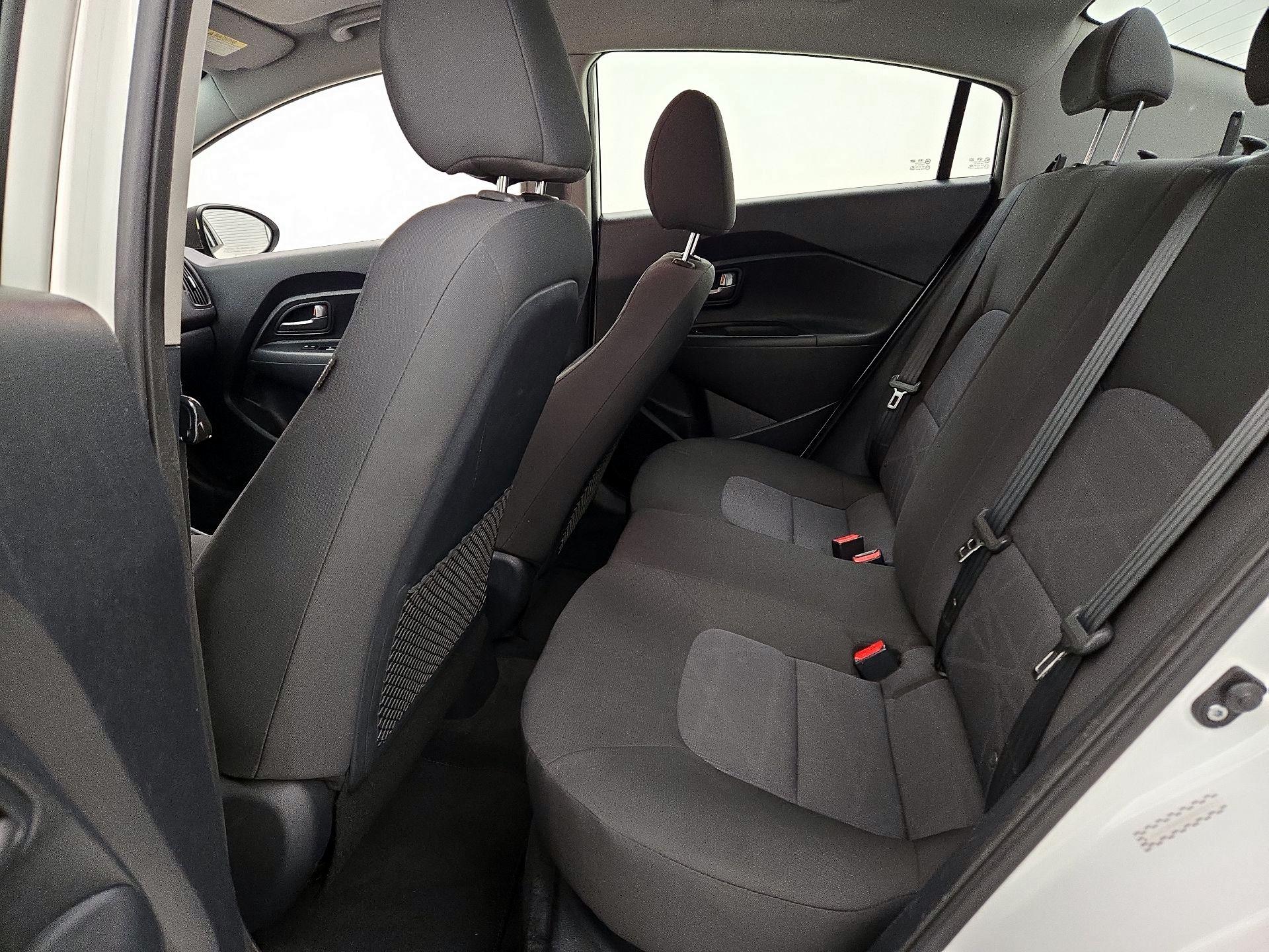 Thumbnail: 2014 Kia Rio - 18