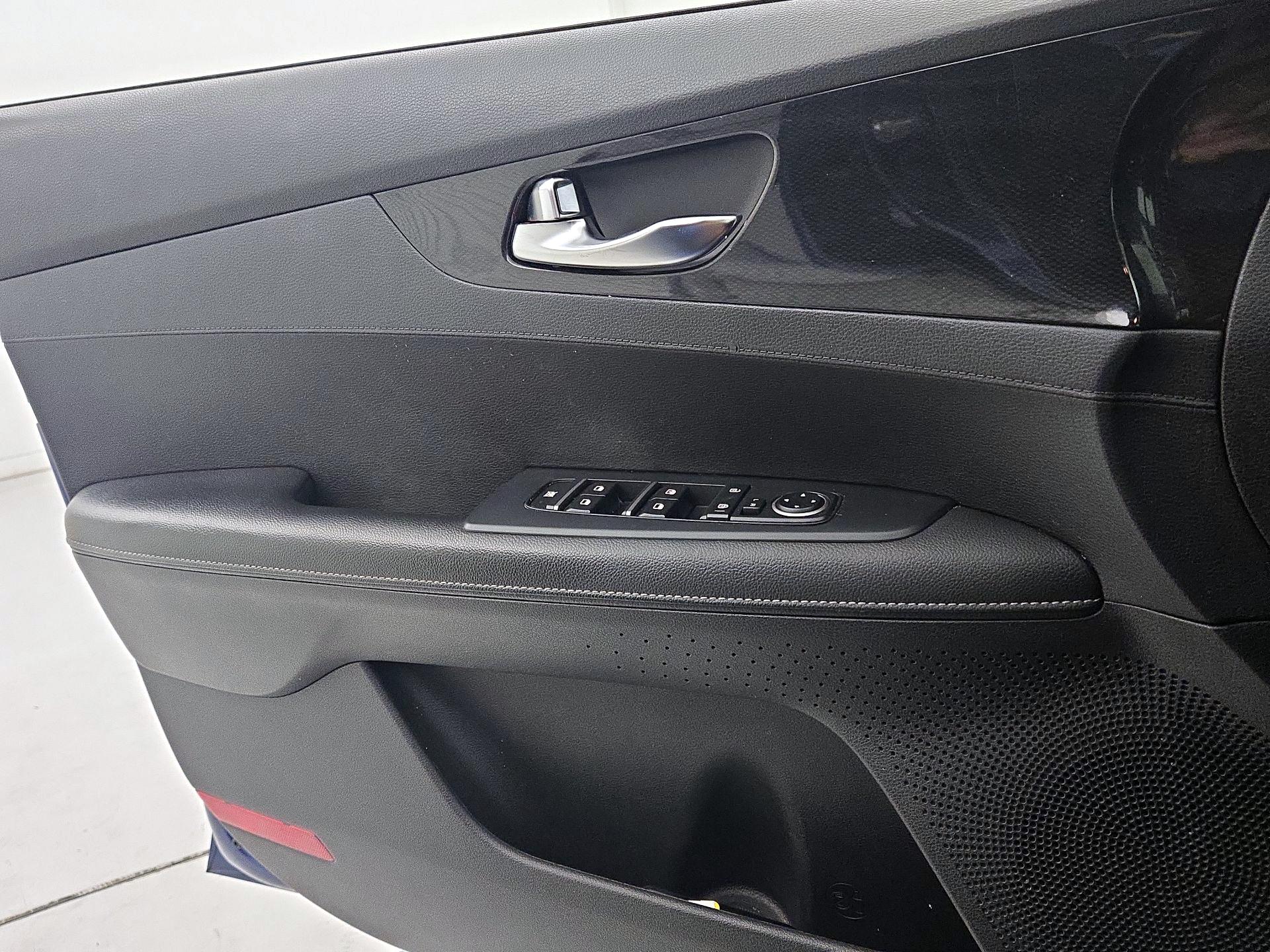 Thumbnail: 2021 Kia Forte - 12