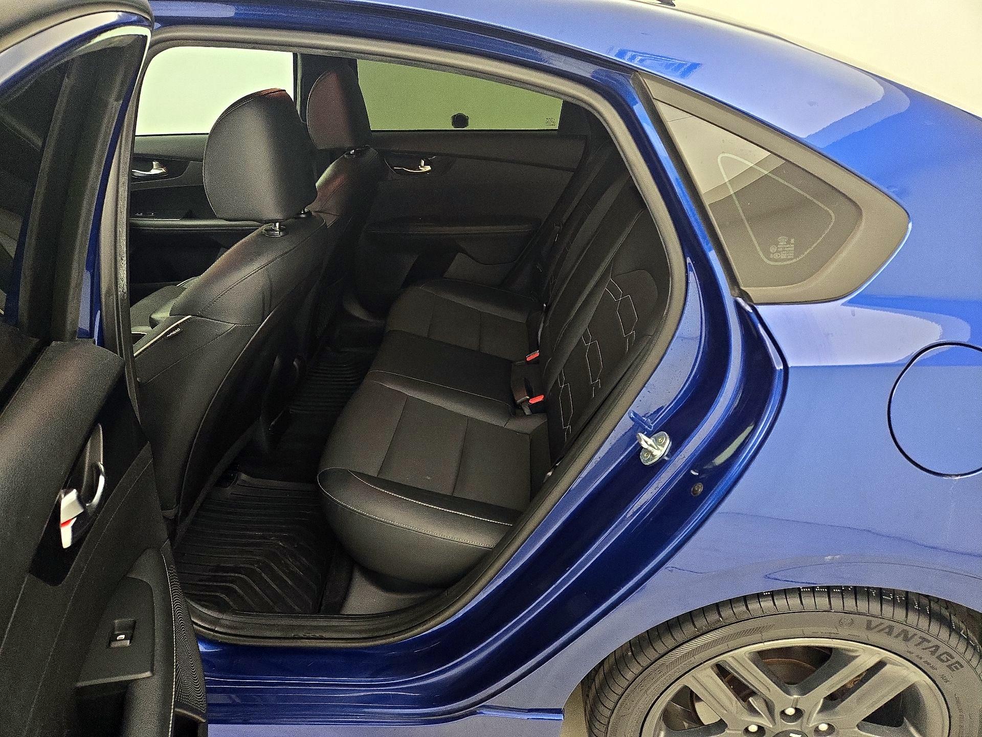 Thumbnail: 2021 Kia Forte - 18