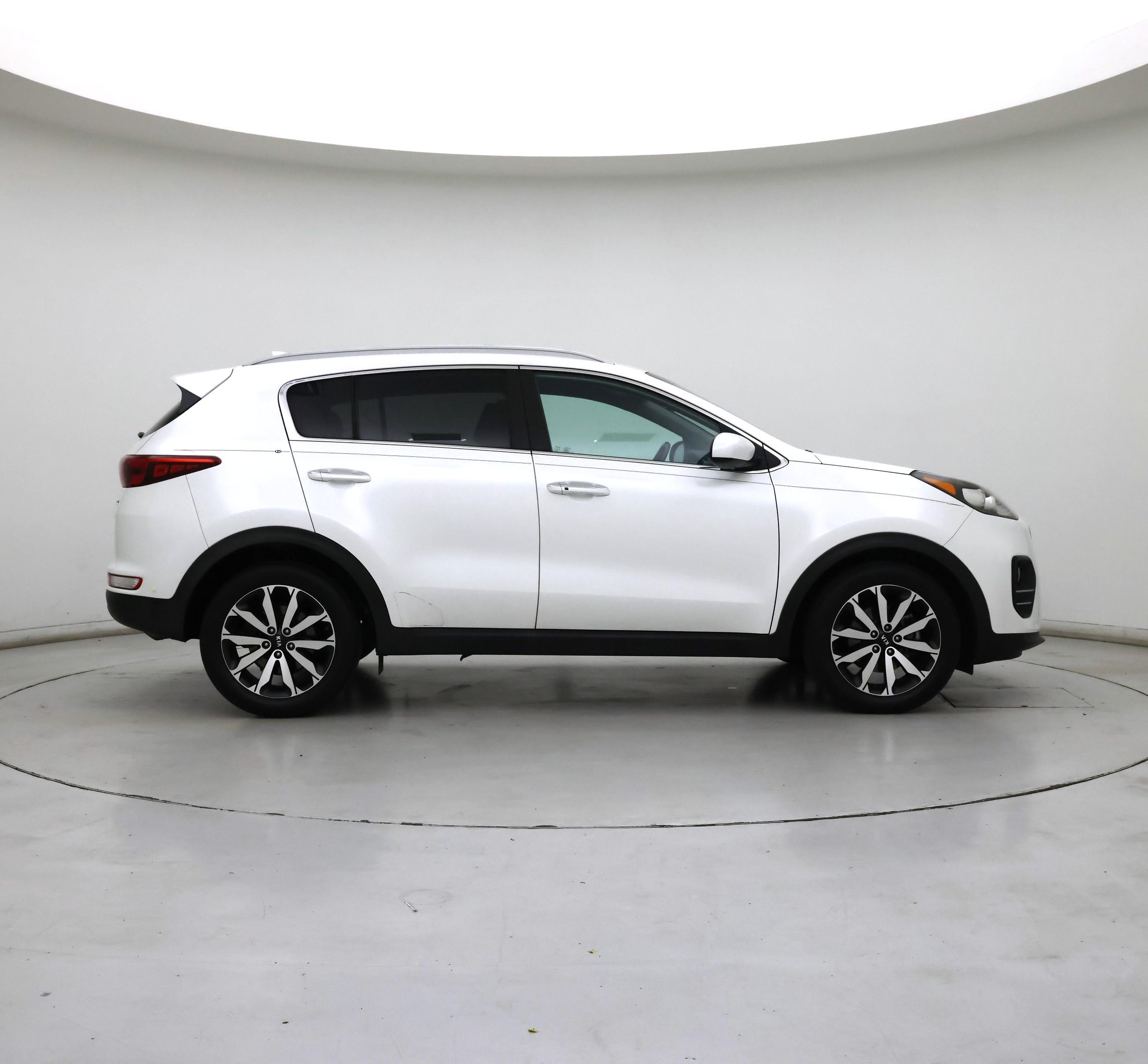 Thumbnail: 2017 Kia Sportage - 7