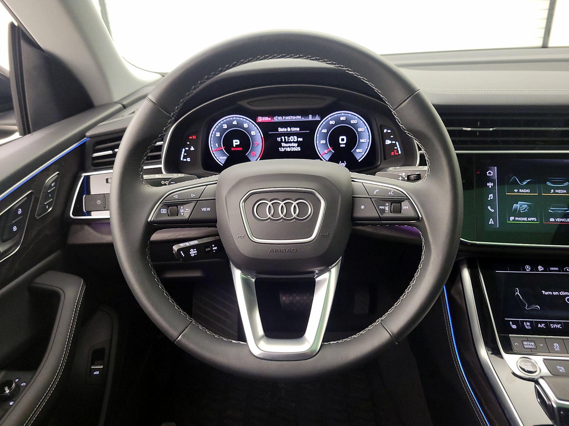 Thumbnail: 2023 Audi Q8 - 10