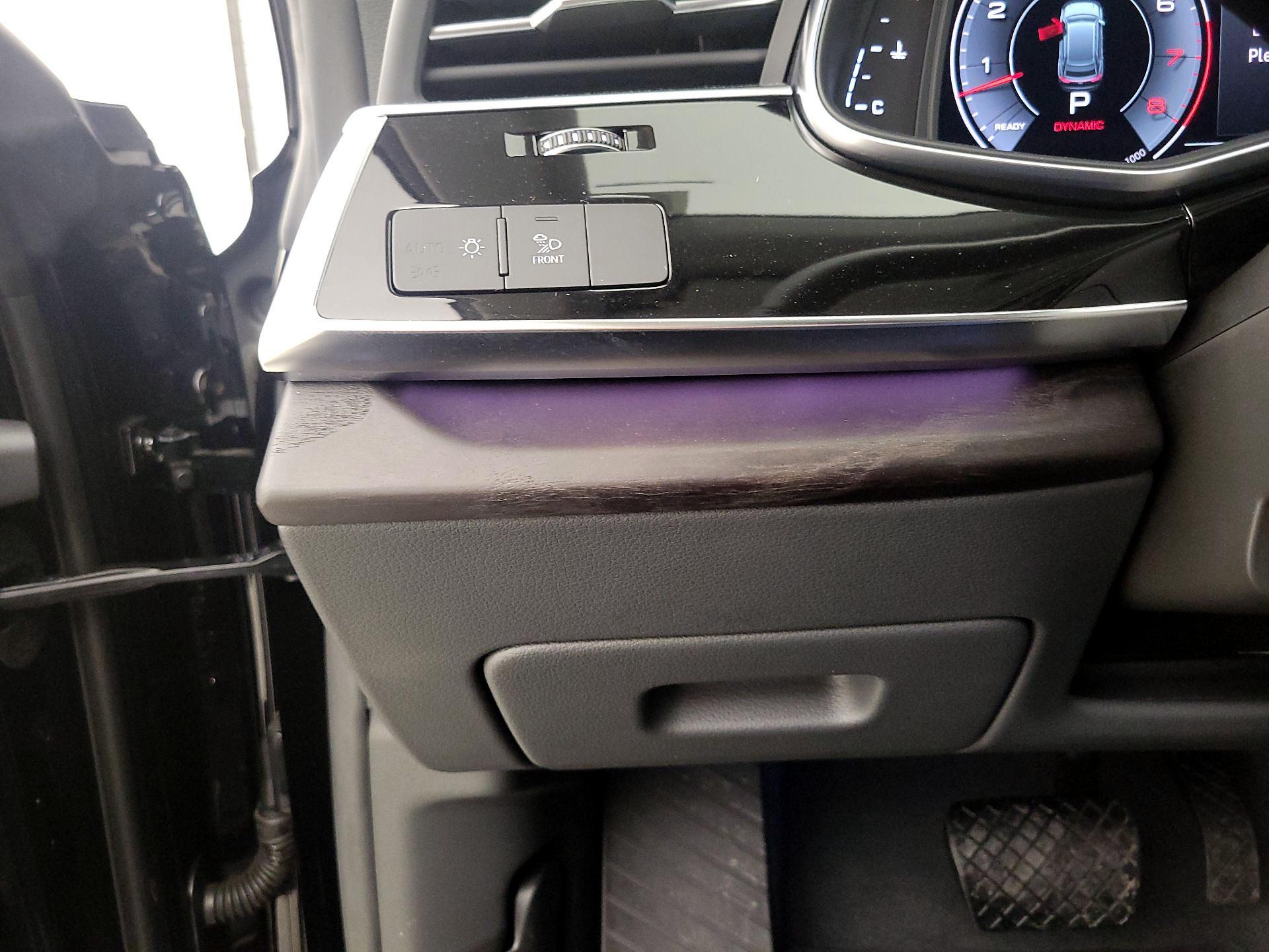 Thumbnail: 2023 Audi Q8 - 13