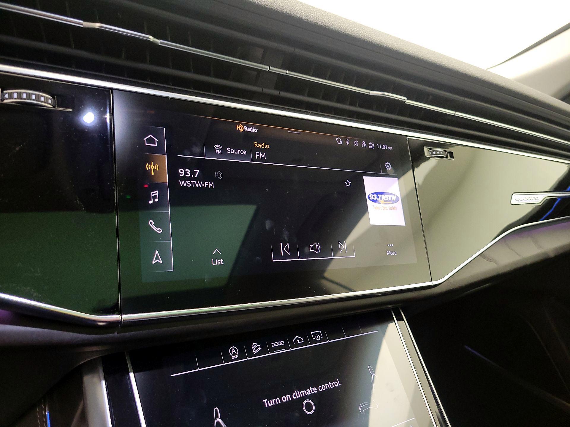 Thumbnail: 2023 Audi Q8 - 16