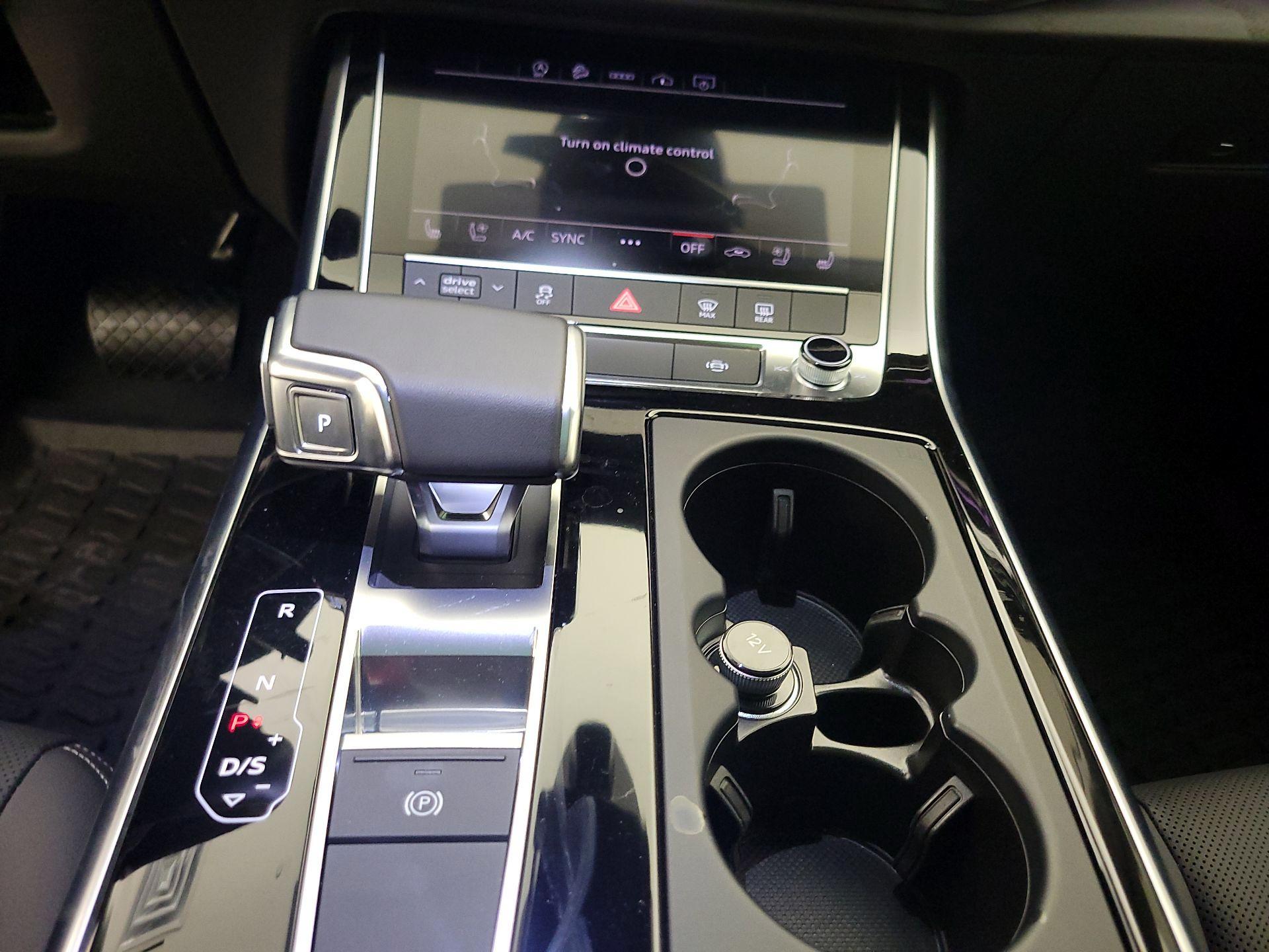 Thumbnail: 2023 Audi Q8 - 18