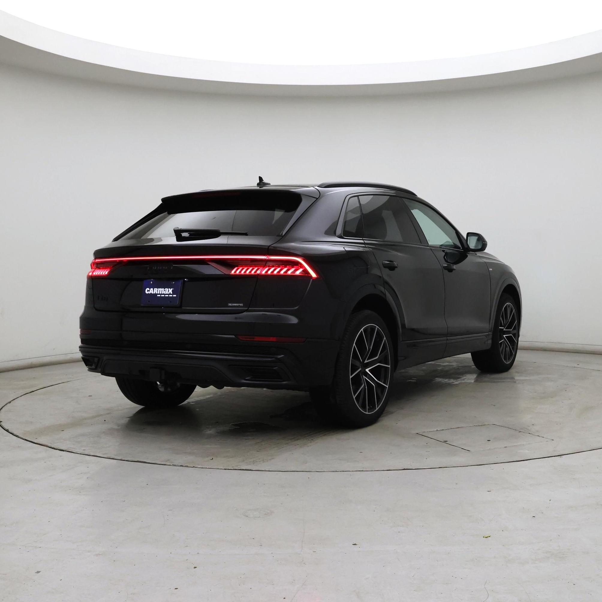 Thumbnail: 2023 Audi Q8 - 8