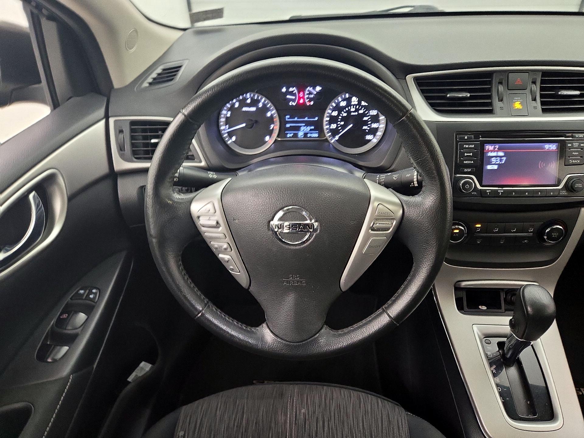 Thumbnail: 2015 Nissan Sentra - 10
