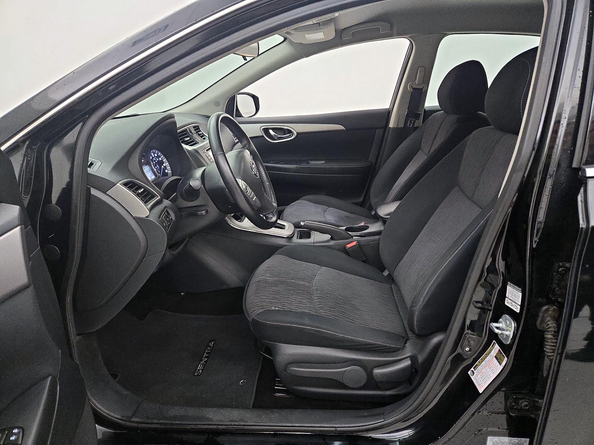 Thumbnail: 2015 Nissan Sentra - 11