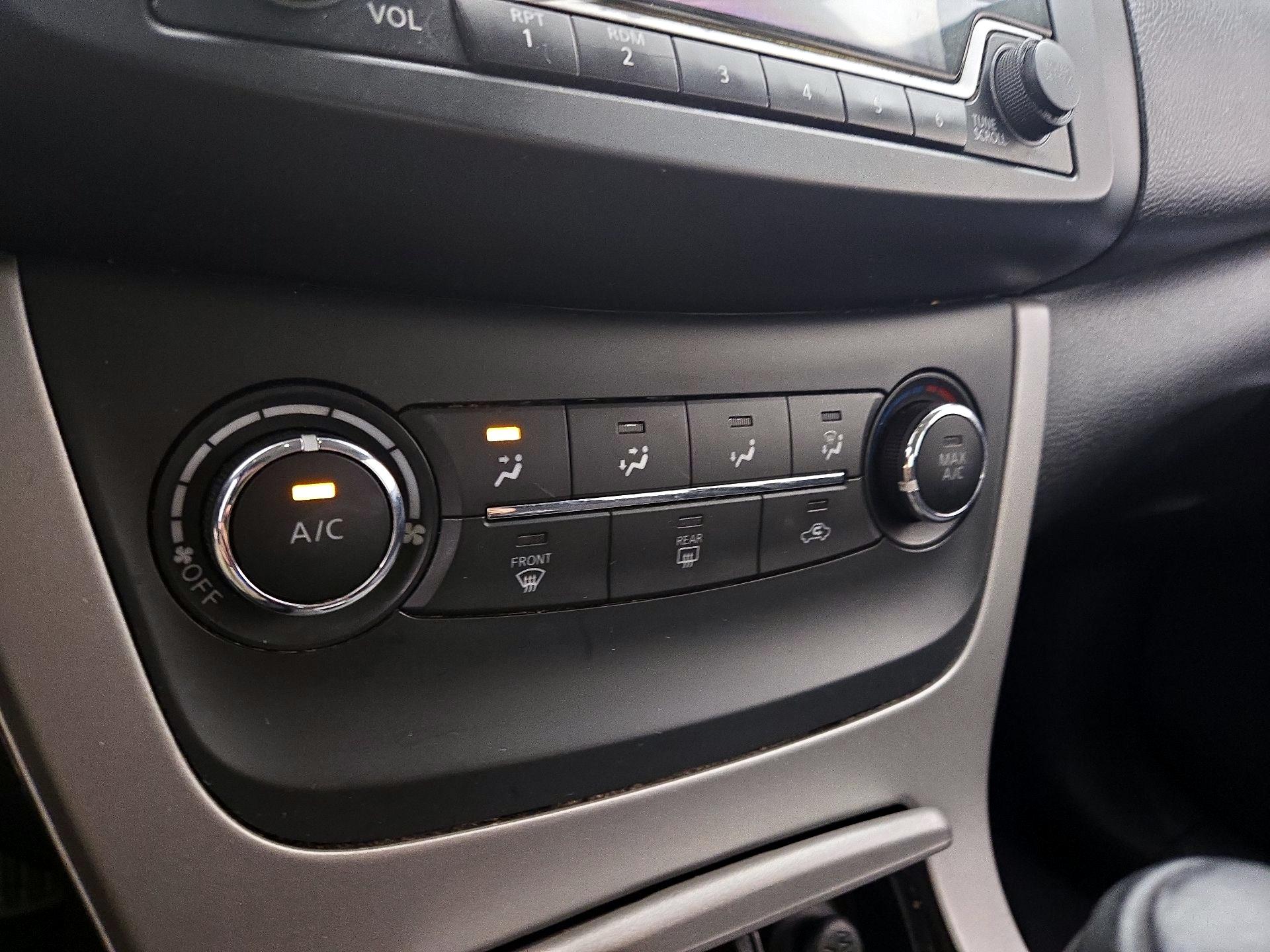 Thumbnail: 2015 Nissan Sentra - 16