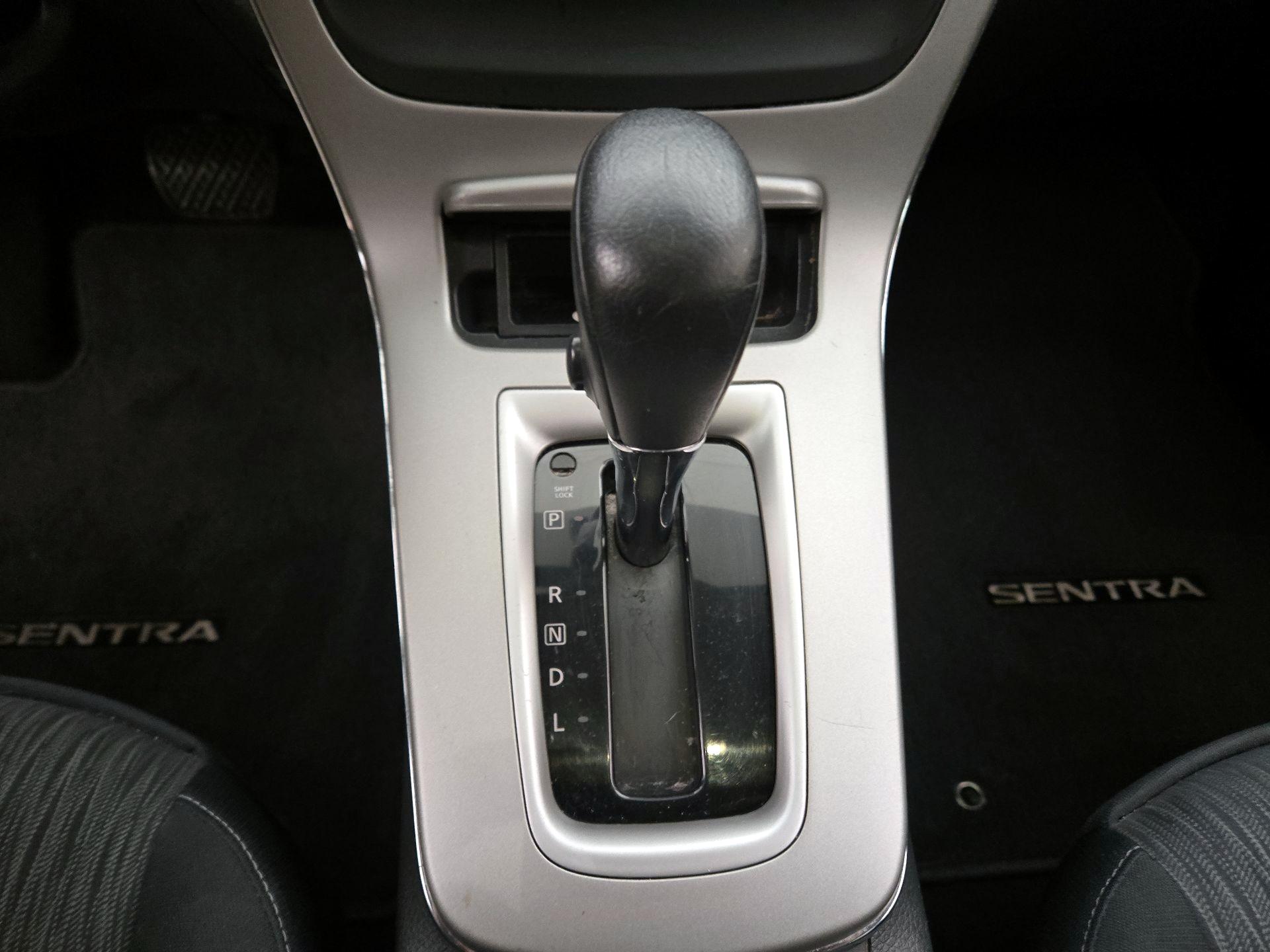 Thumbnail: 2015 Nissan Sentra - 17