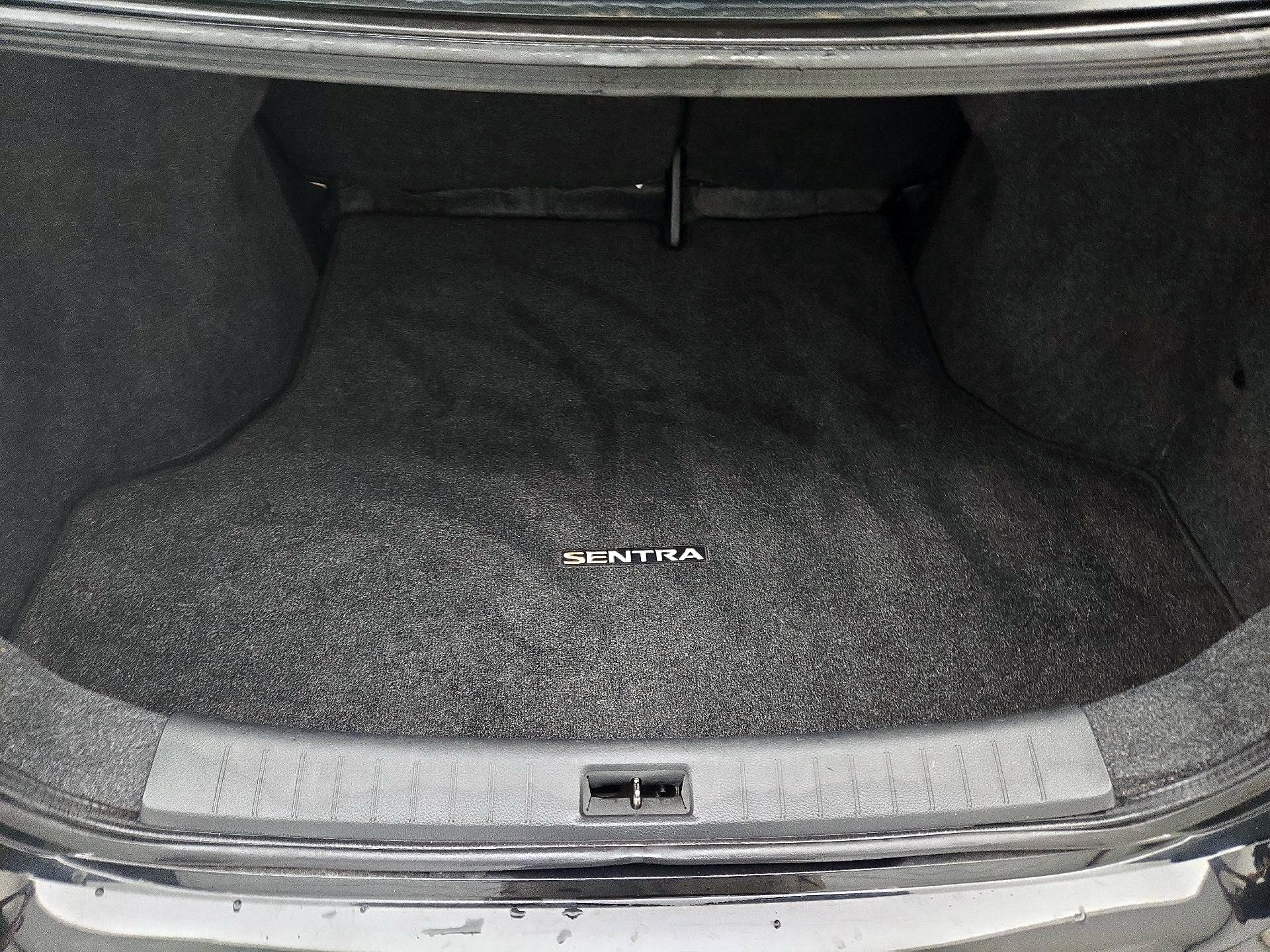 Thumbnail: 2015 Nissan Sentra - 20
