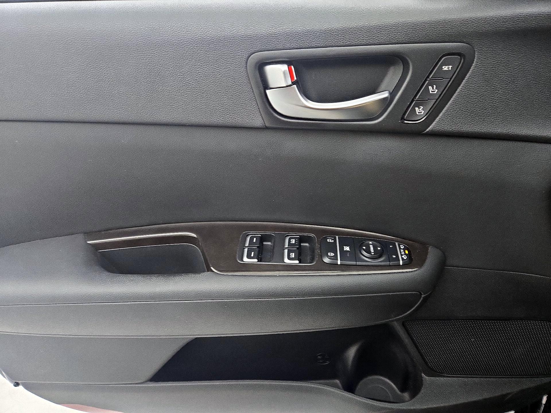 Thumbnail: 2016 Kia Optima - 12