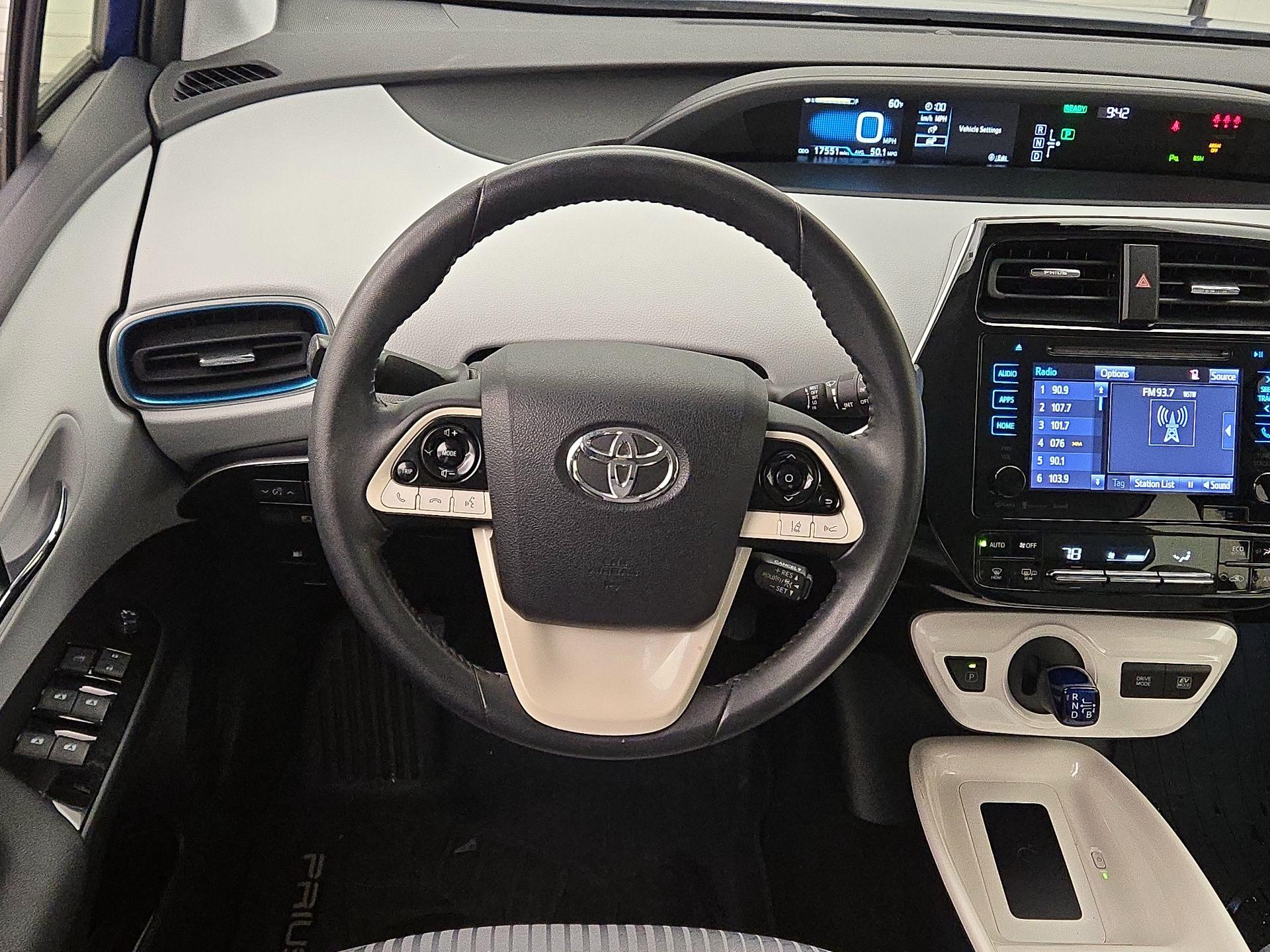 Thumbnail: 2018 Toyota Prius - 10
