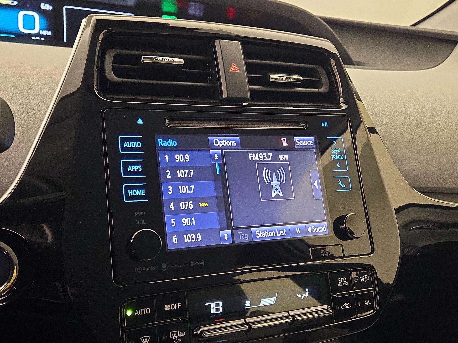 Thumbnail: 2018 Toyota Prius - 15