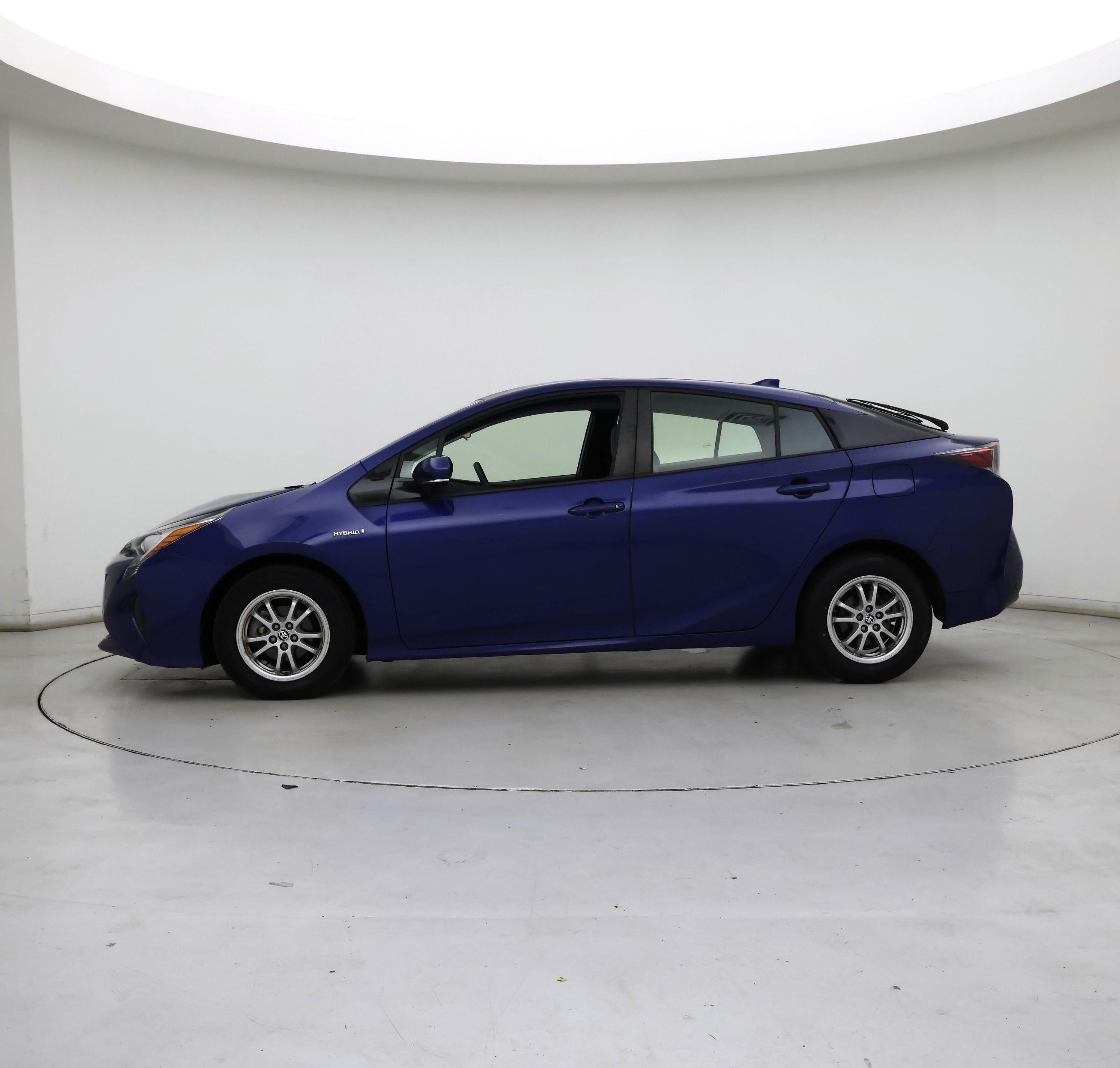 Thumbnail: 2018 Toyota Prius - 3