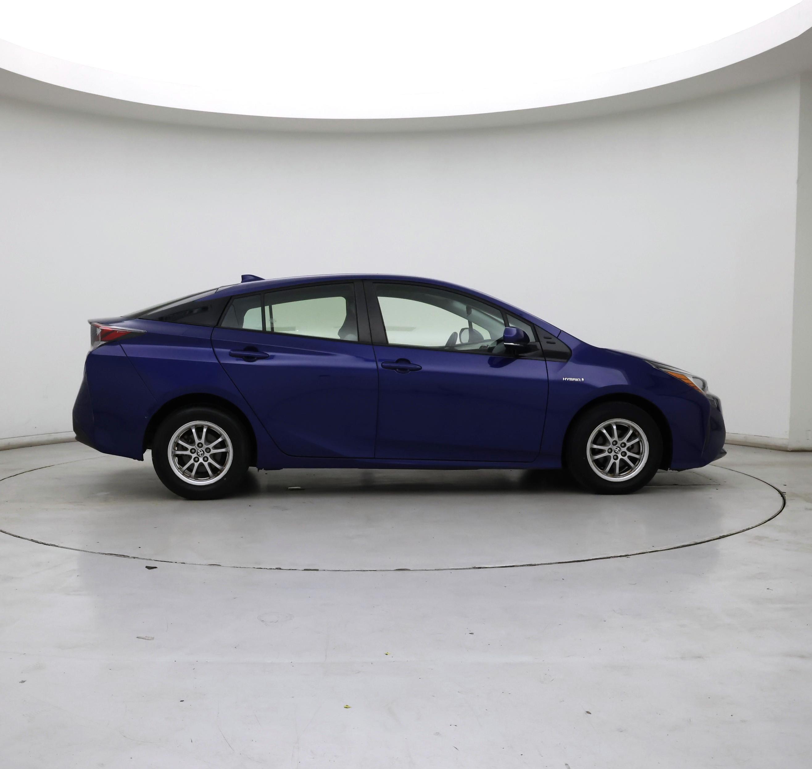 Thumbnail: 2018 Toyota Prius - 7