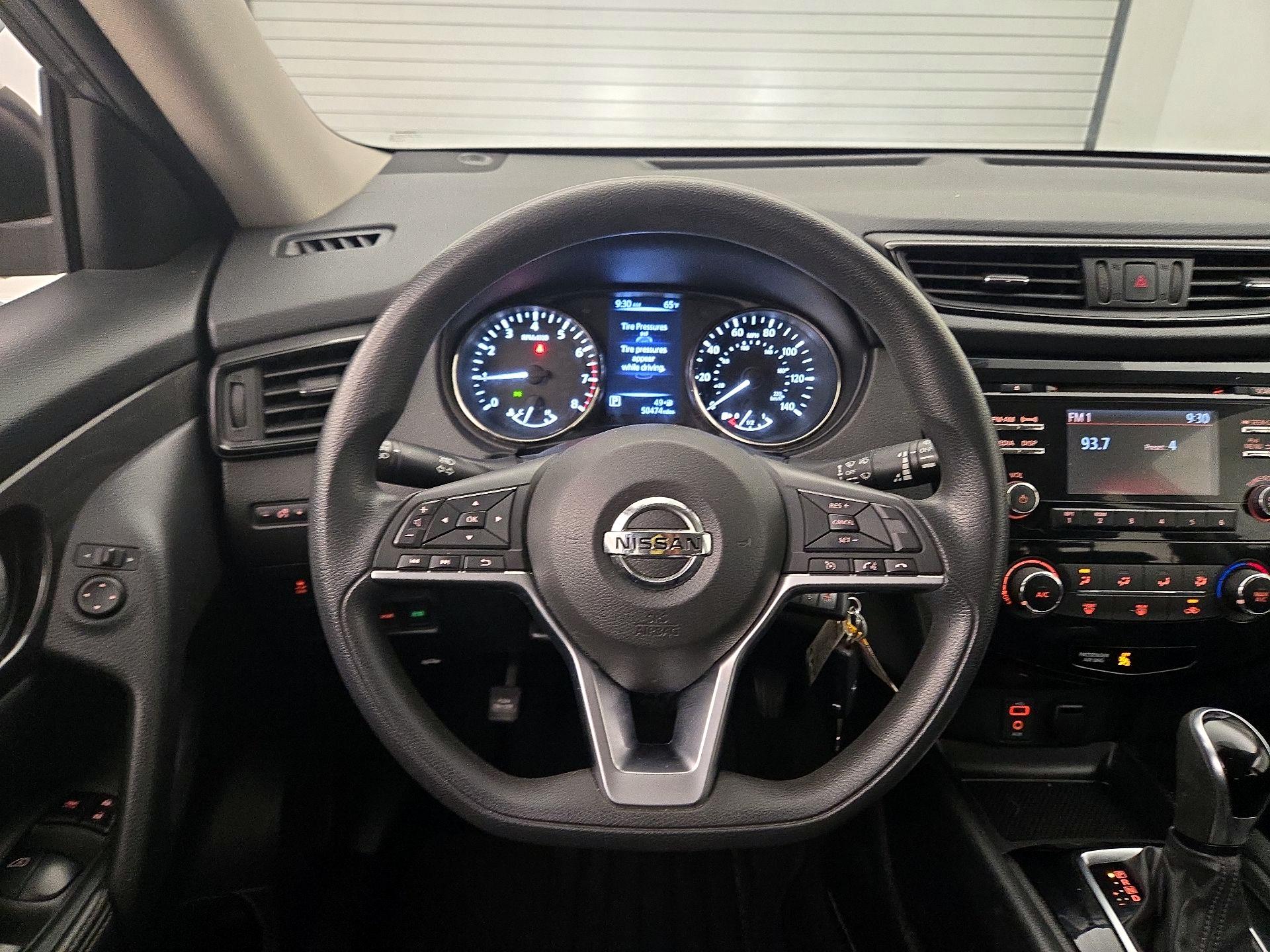 Thumbnail: 2017 Nissan Rogue - 10