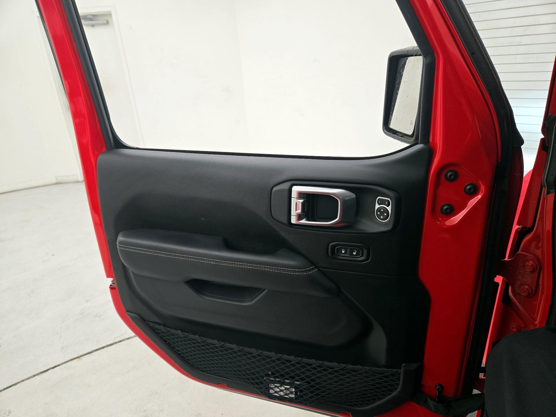 Thumbnail: 2020 Jeep Gladiator - 12
