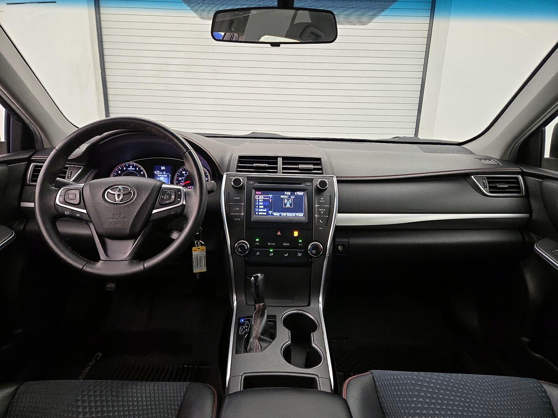 Thumbnail: 2015 Toyota Camry - 9