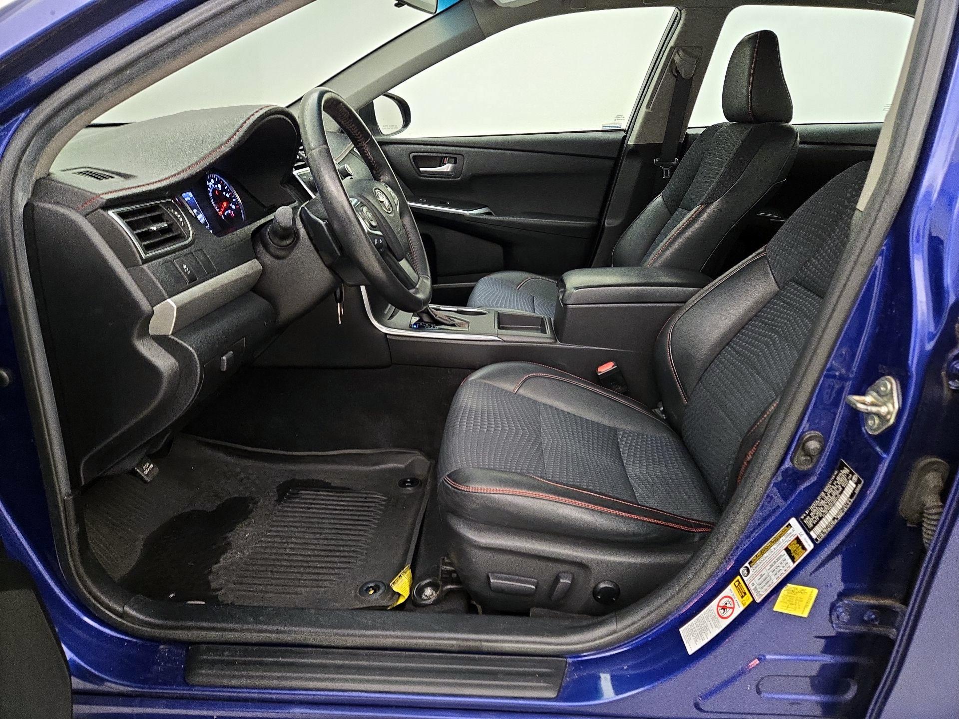 Thumbnail: 2015 Toyota Camry - 11