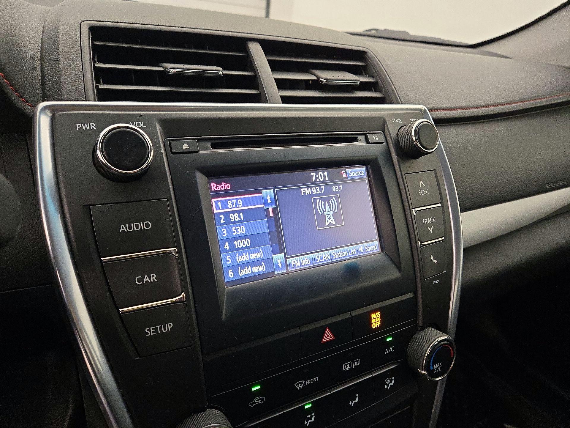 Thumbnail: 2015 Toyota Camry - 14