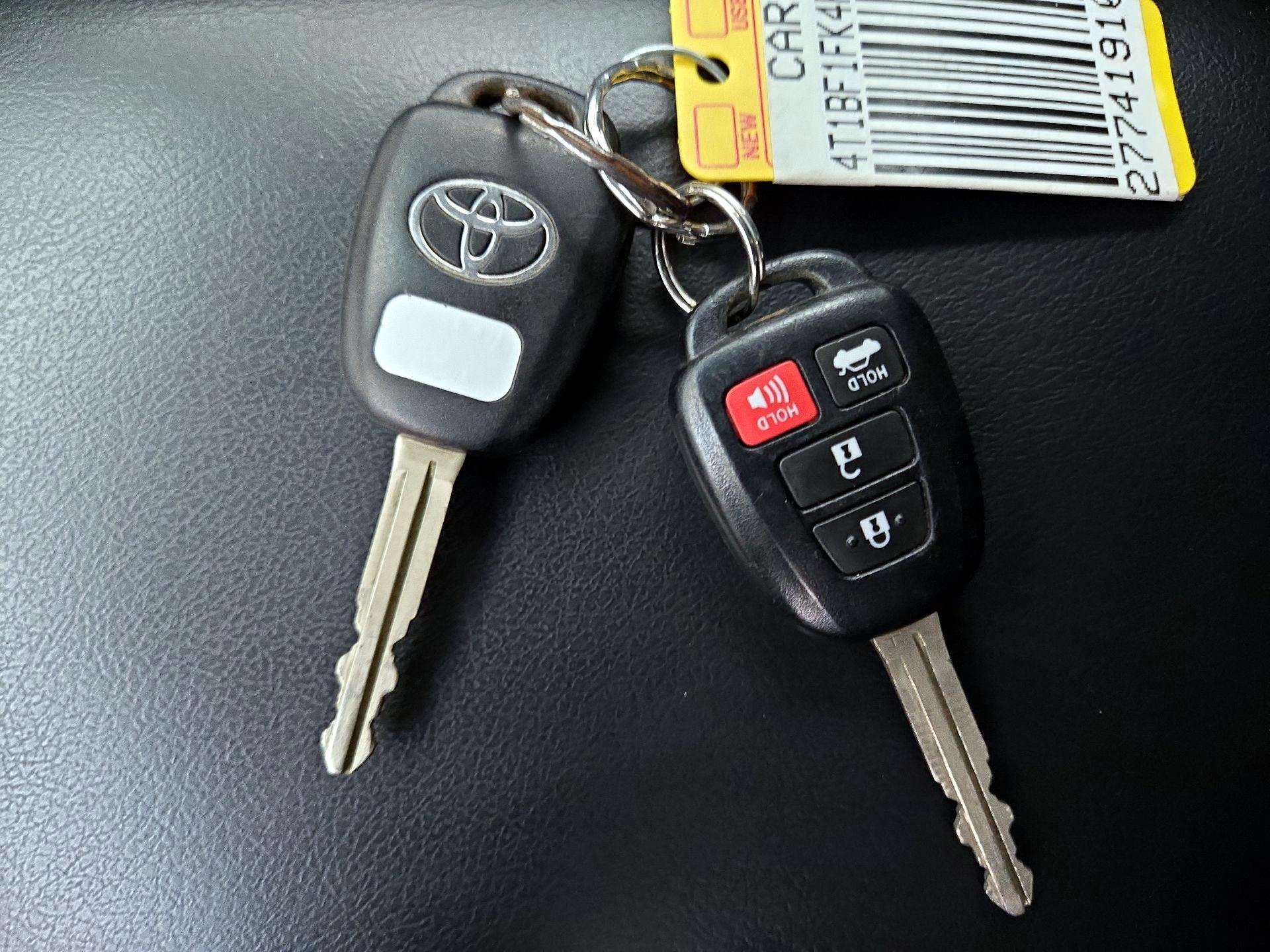 Thumbnail: 2015 Toyota Camry - 20