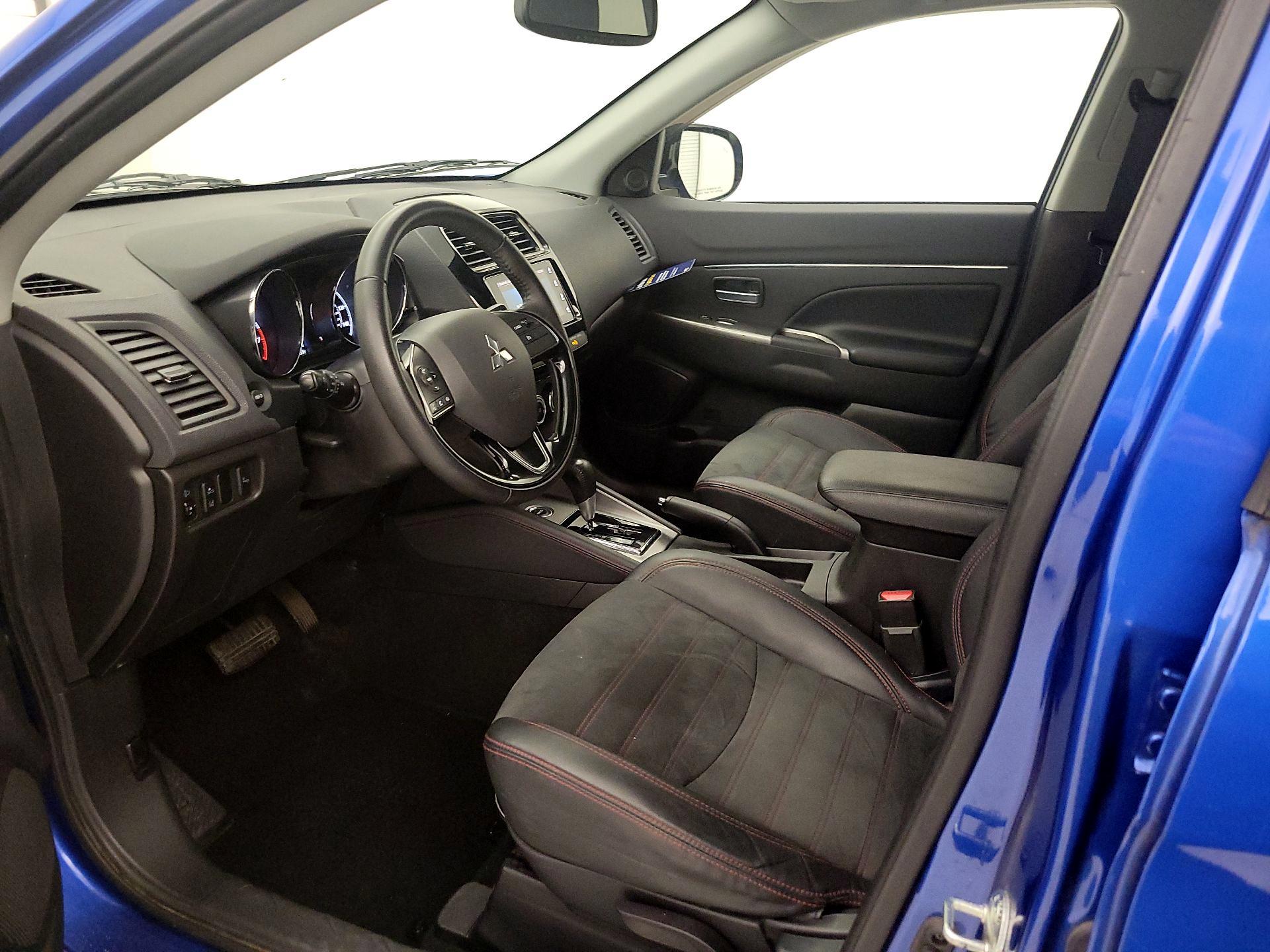 Thumbnail: 2019 Mitsubishi Outlander Sport - 11