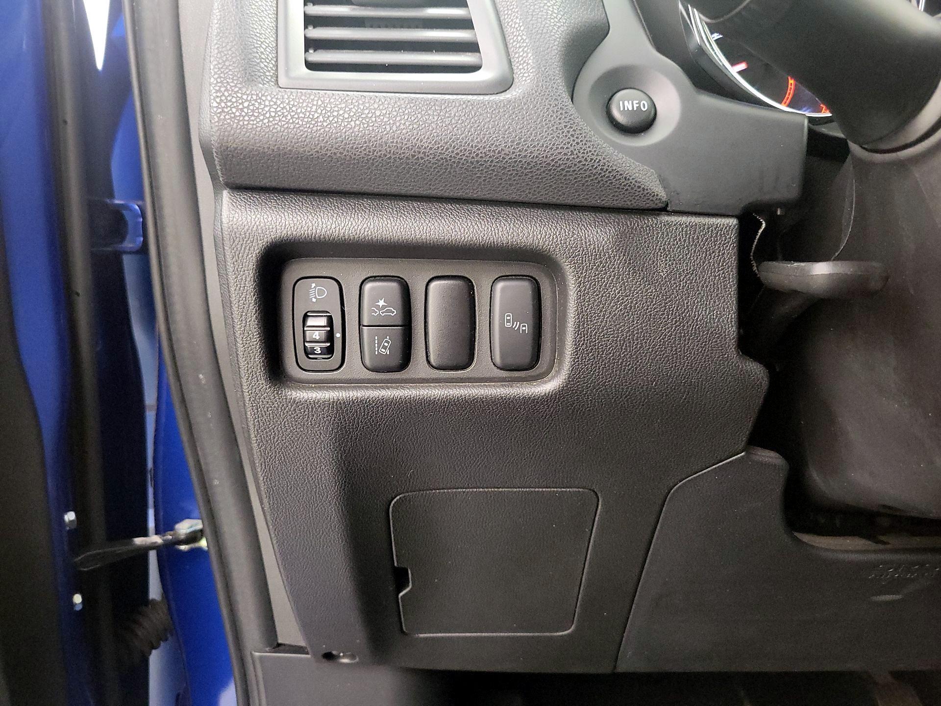 Thumbnail: 2019 Mitsubishi Outlander Sport - 13