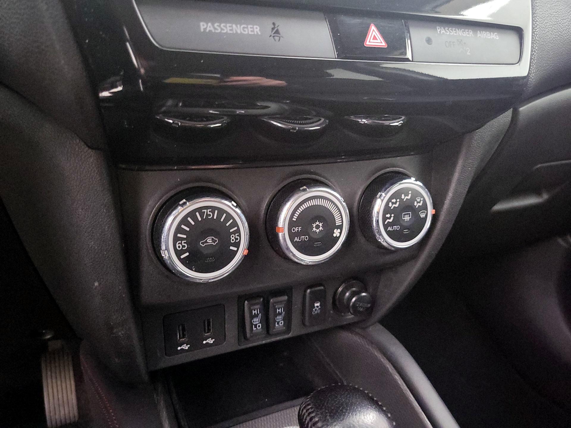 Thumbnail: 2019 Mitsubishi Outlander Sport - 16