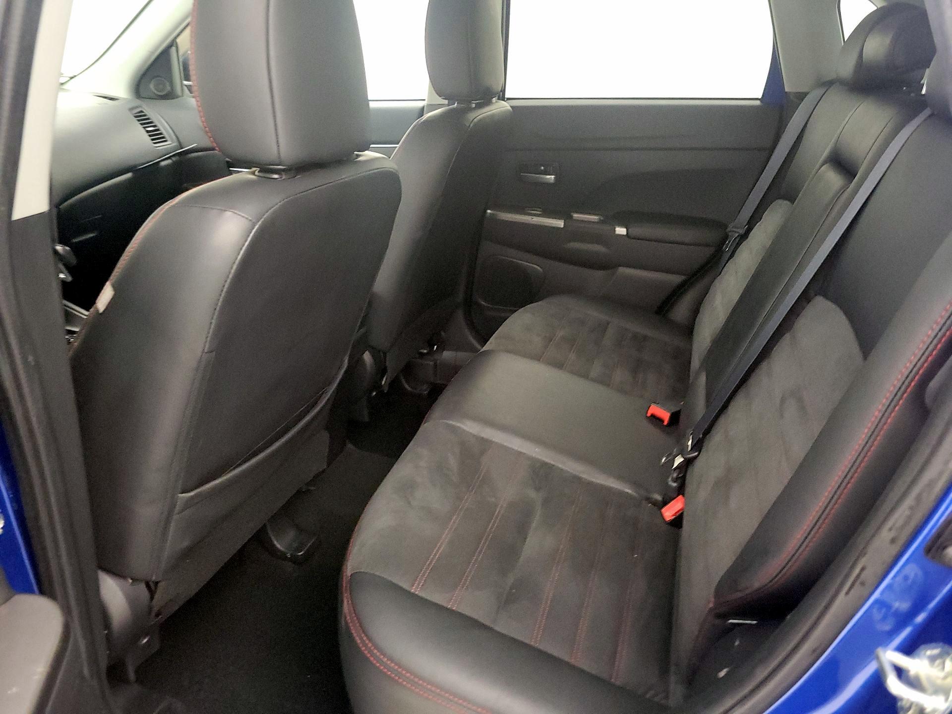 Thumbnail: 2019 Mitsubishi Outlander Sport - 19