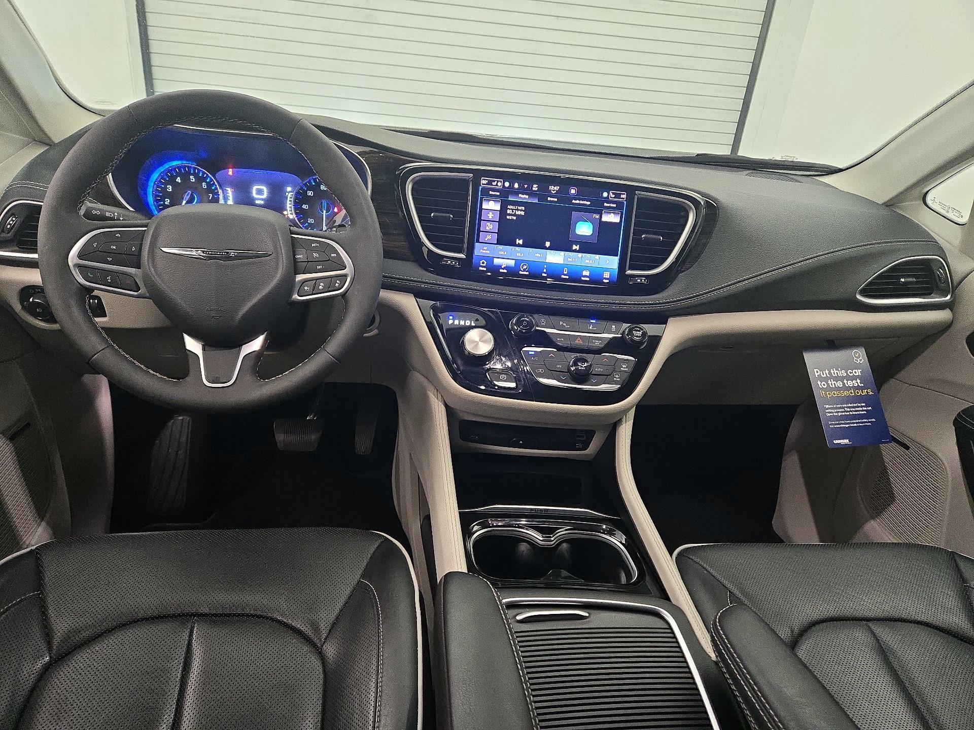 Thumbnail: 2023 Chrysler Pacifica - 9