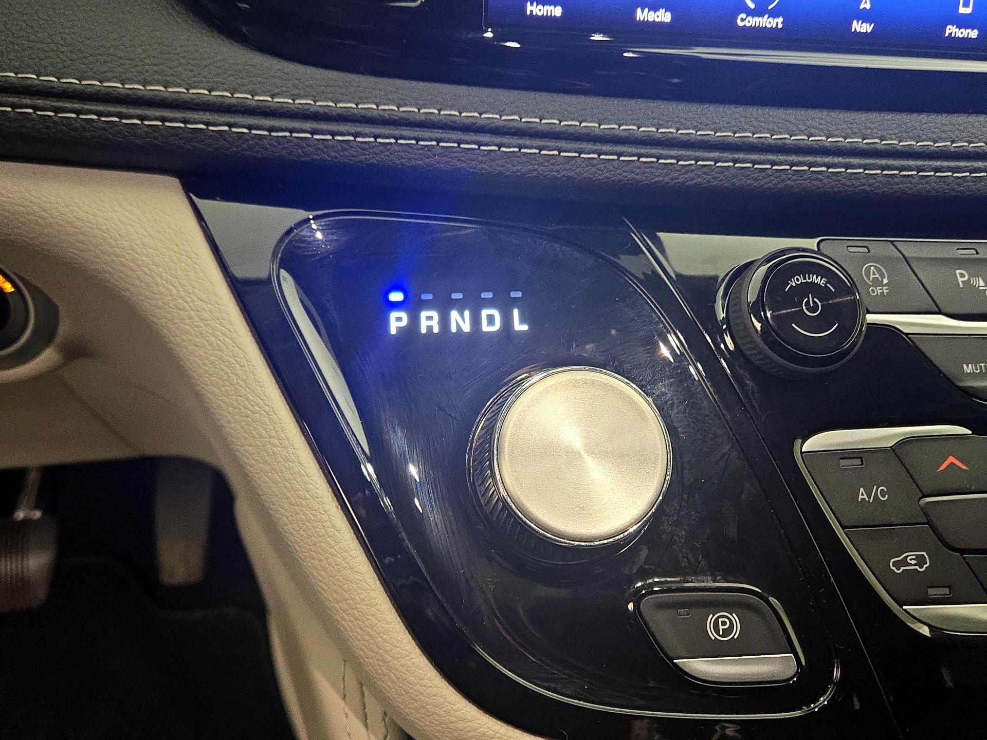 Thumbnail: 2023 Chrysler Pacifica - 17